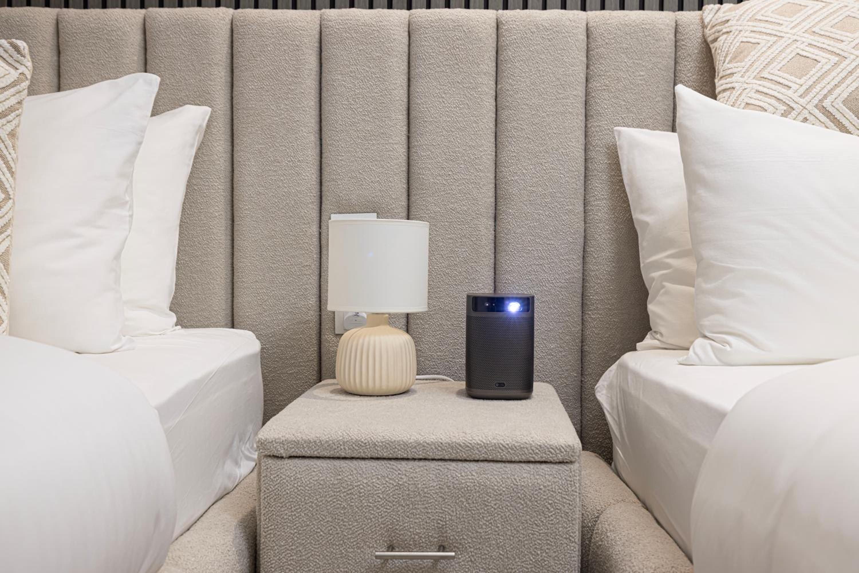 Paramount Midtown by Luxe Living