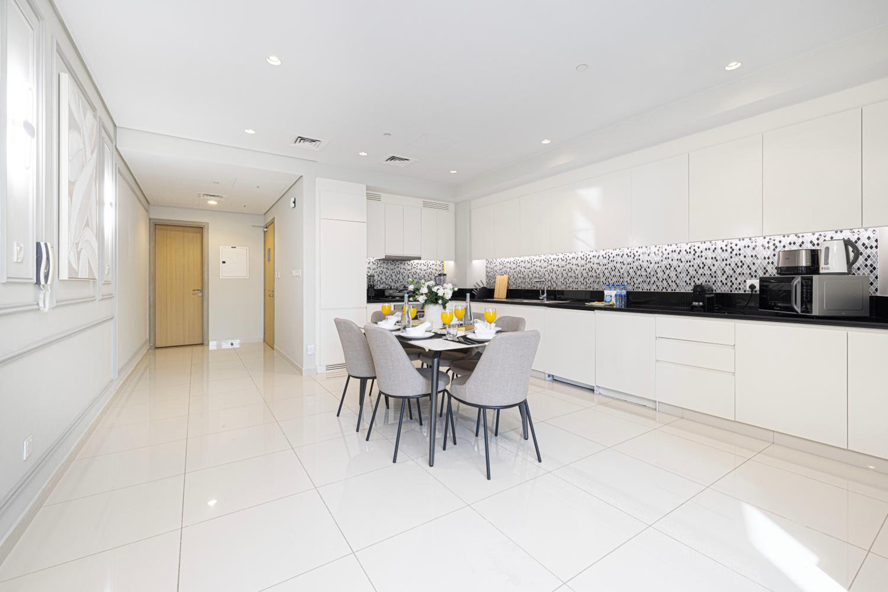 Paramount Midtown by Luxe Living