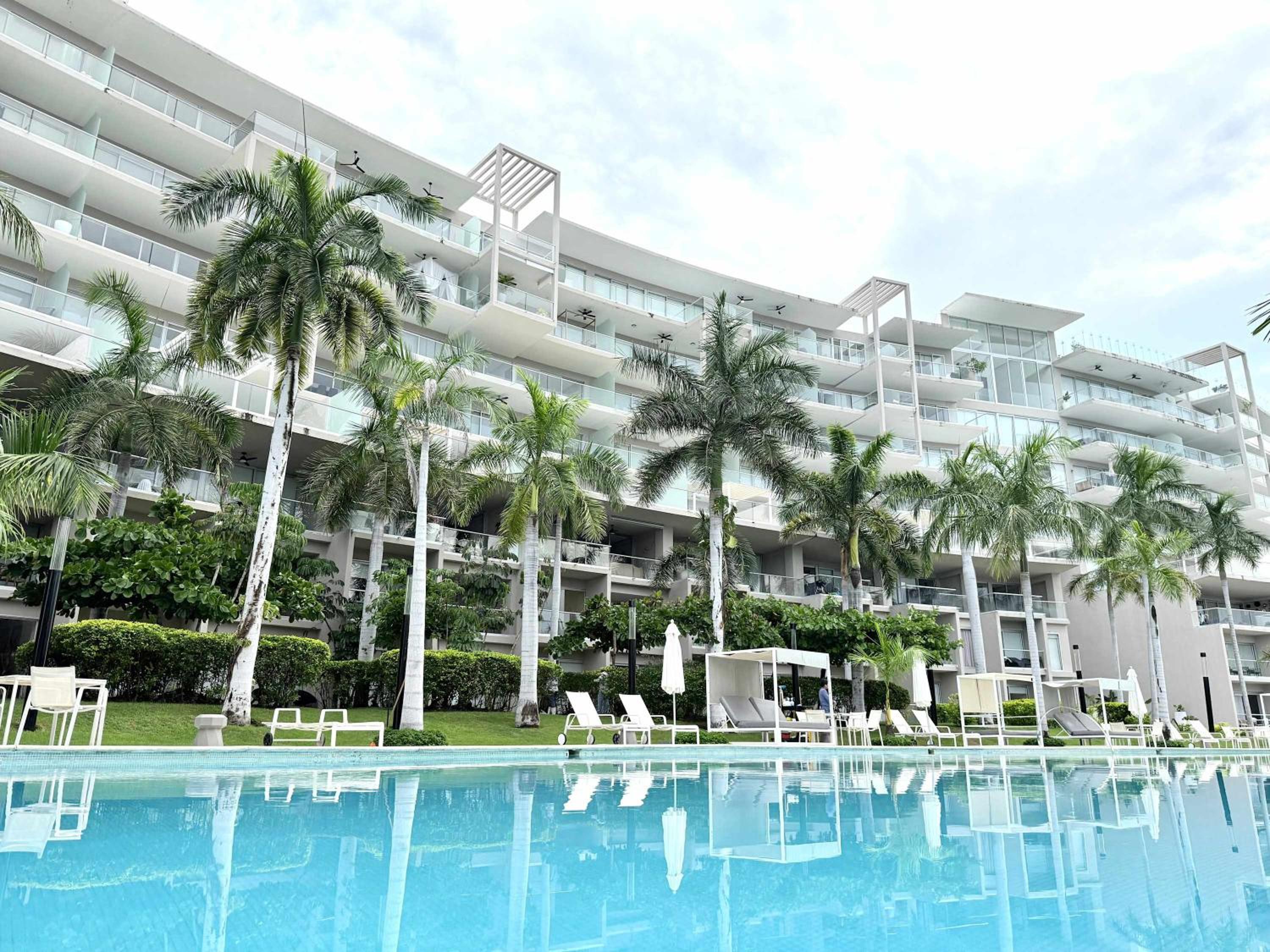 Bolongo 3BR your exclusive oceanfront escape
