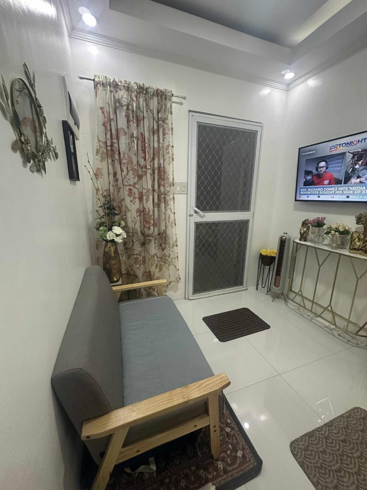 MisyEdz Homes Clark Dau Good for 2 Loft