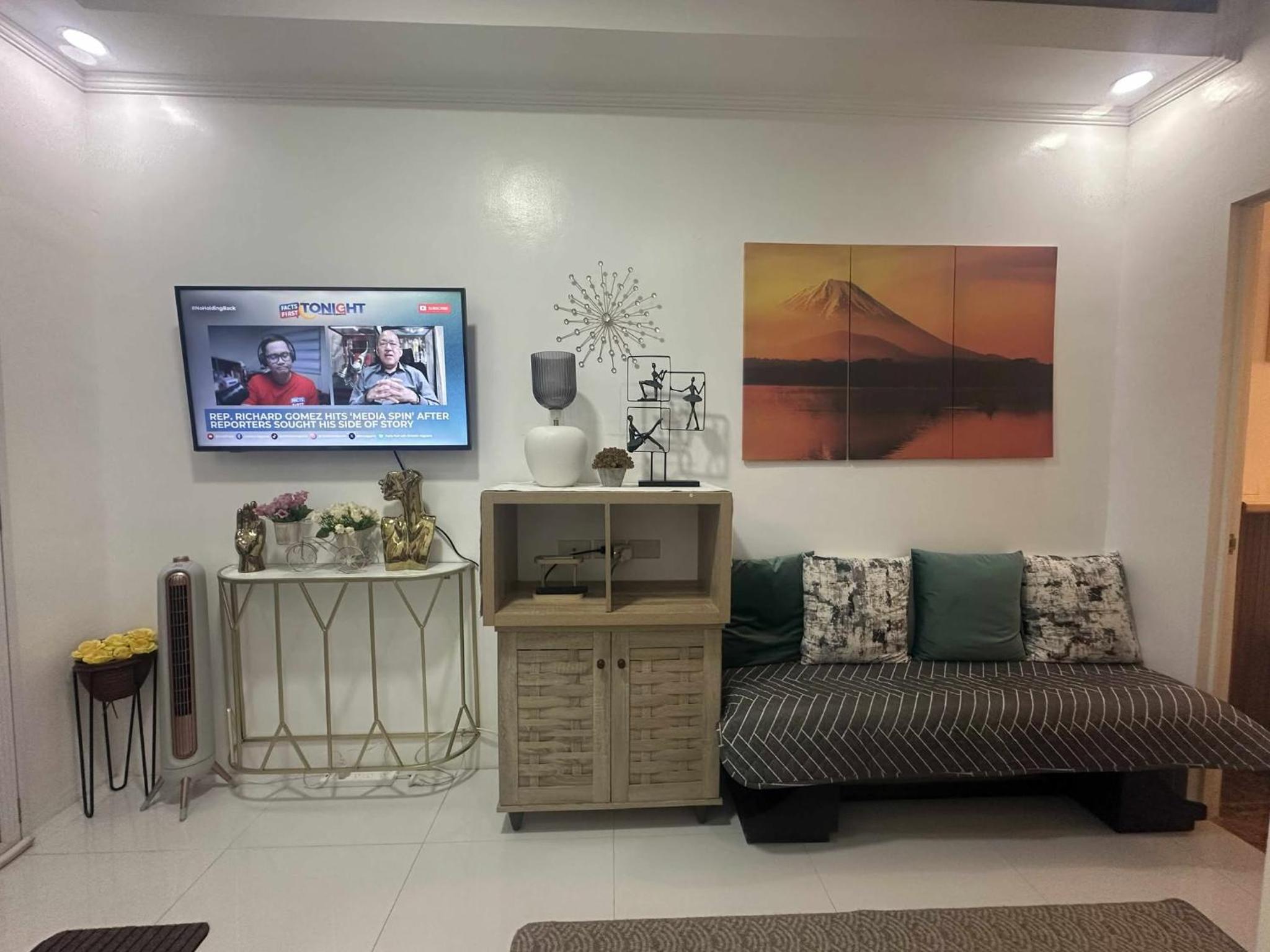 MisyEdz Homes Clark Dau Good for 2 Loft