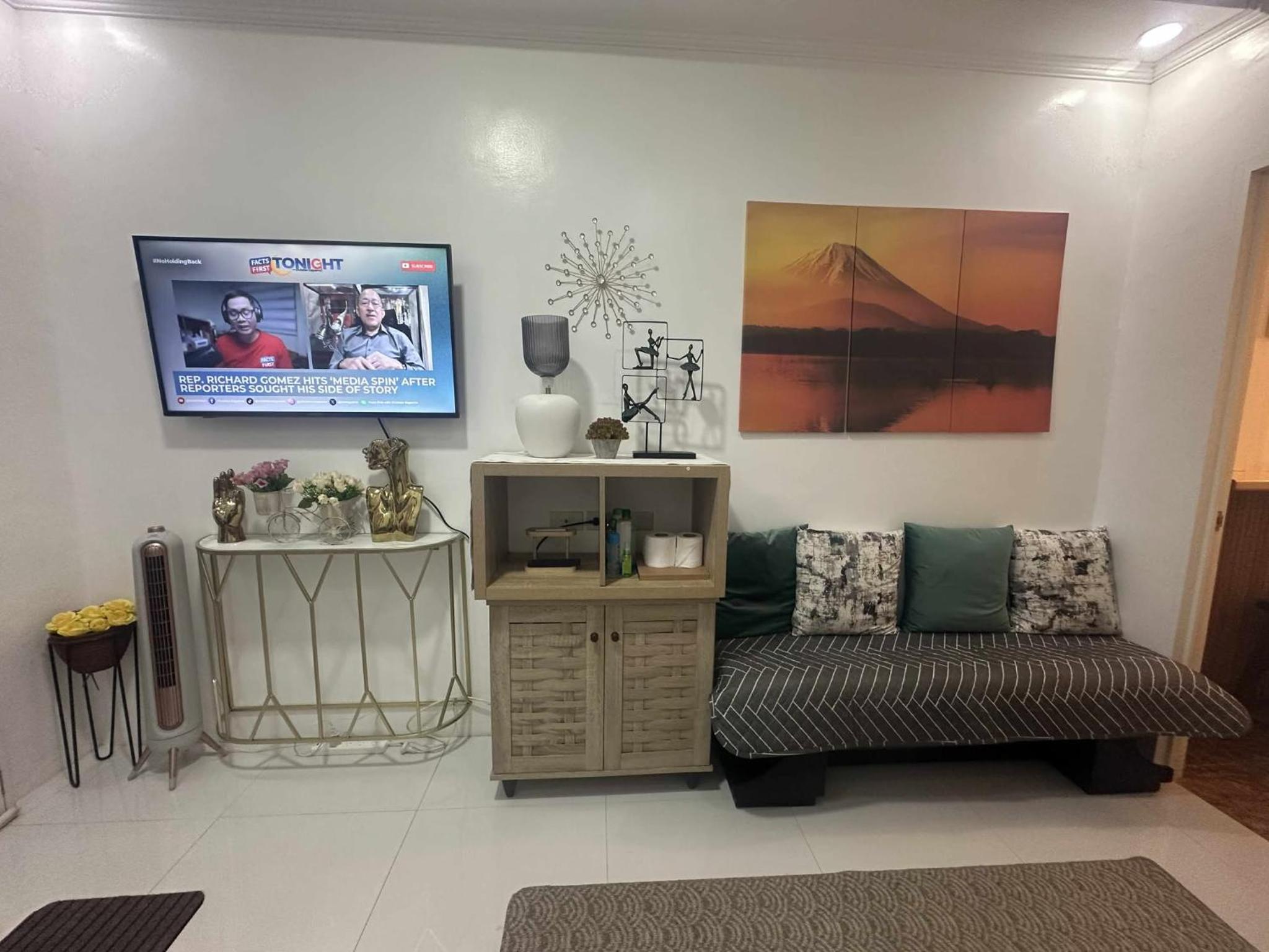 MisyEdz Homes Clark Dau Good for 2 Loft