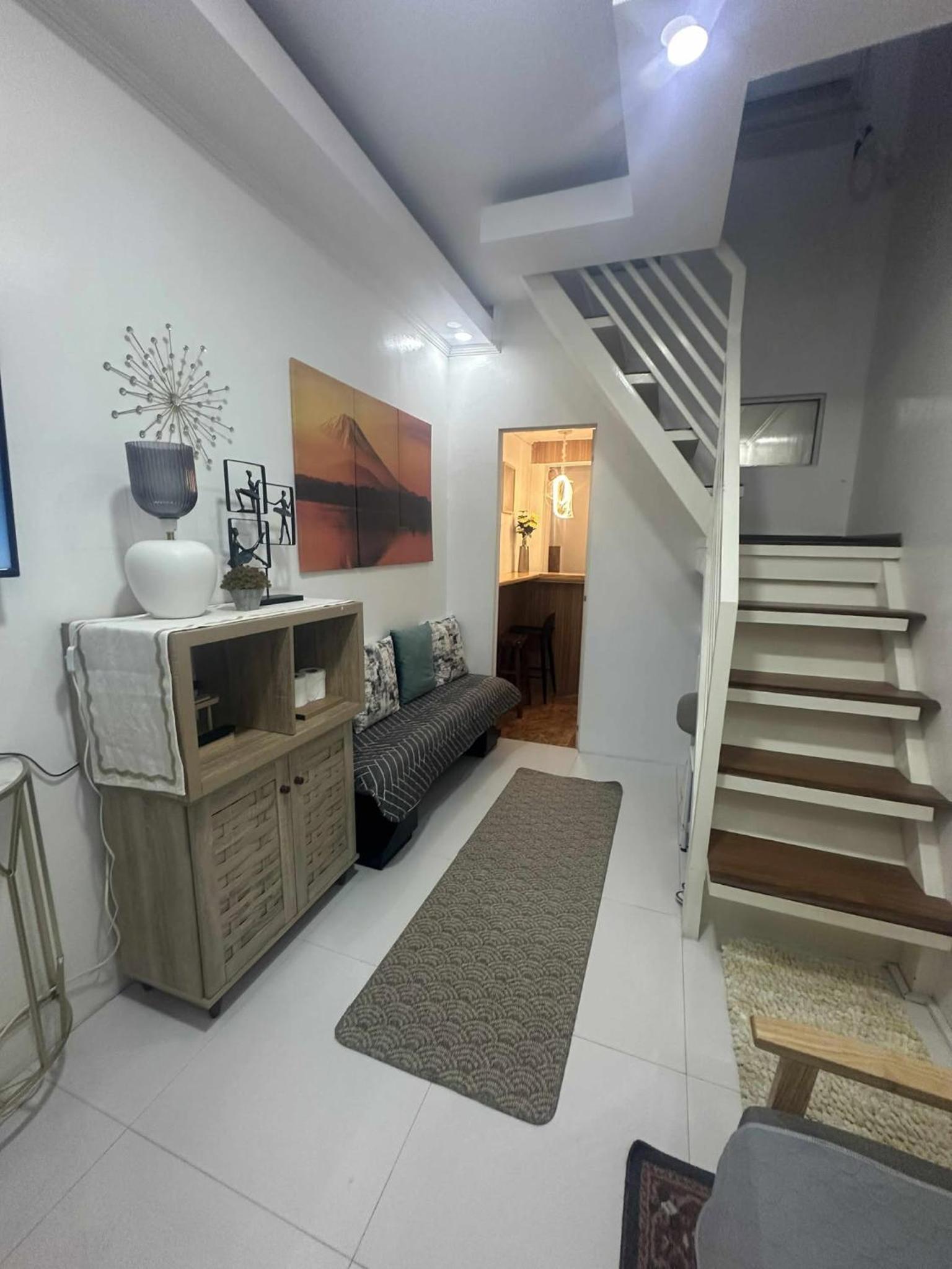 MisyEdz Homes Clark Dau Good for 2 Loft
