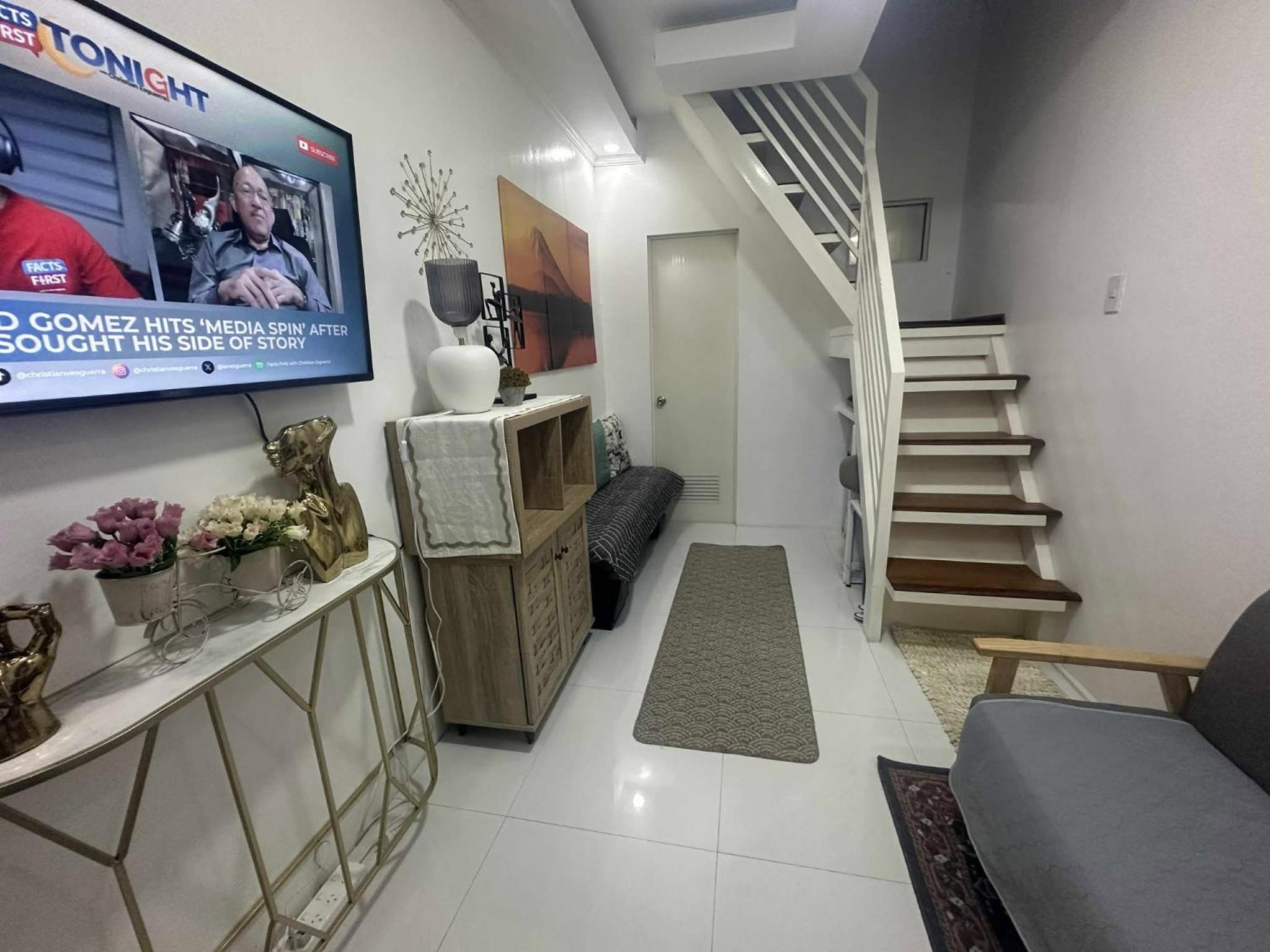 MisyEdz Homes Clark Dau Good for 2 Loft