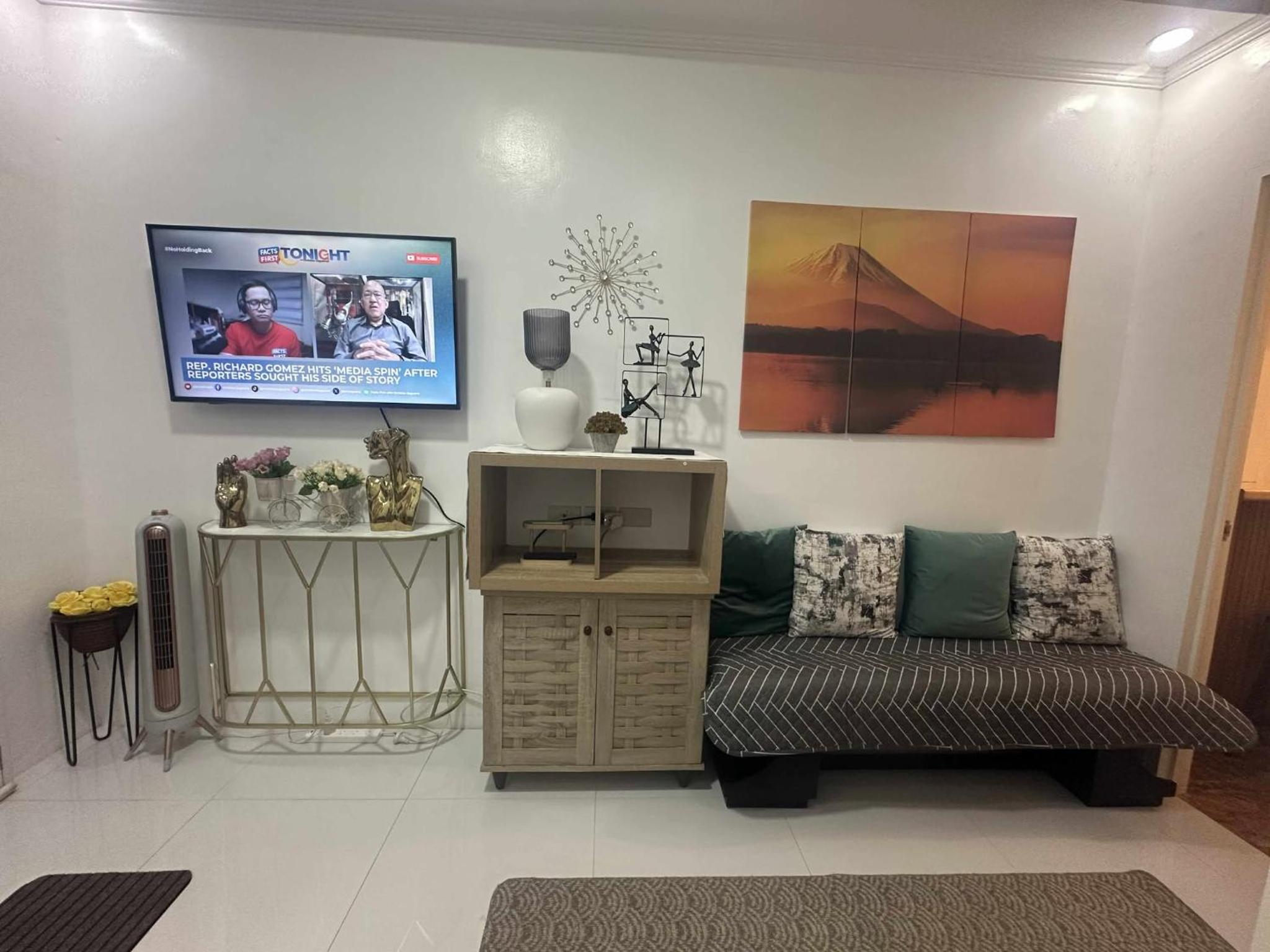 MisyEdz Homes Clark Dau Good for 2 Loft