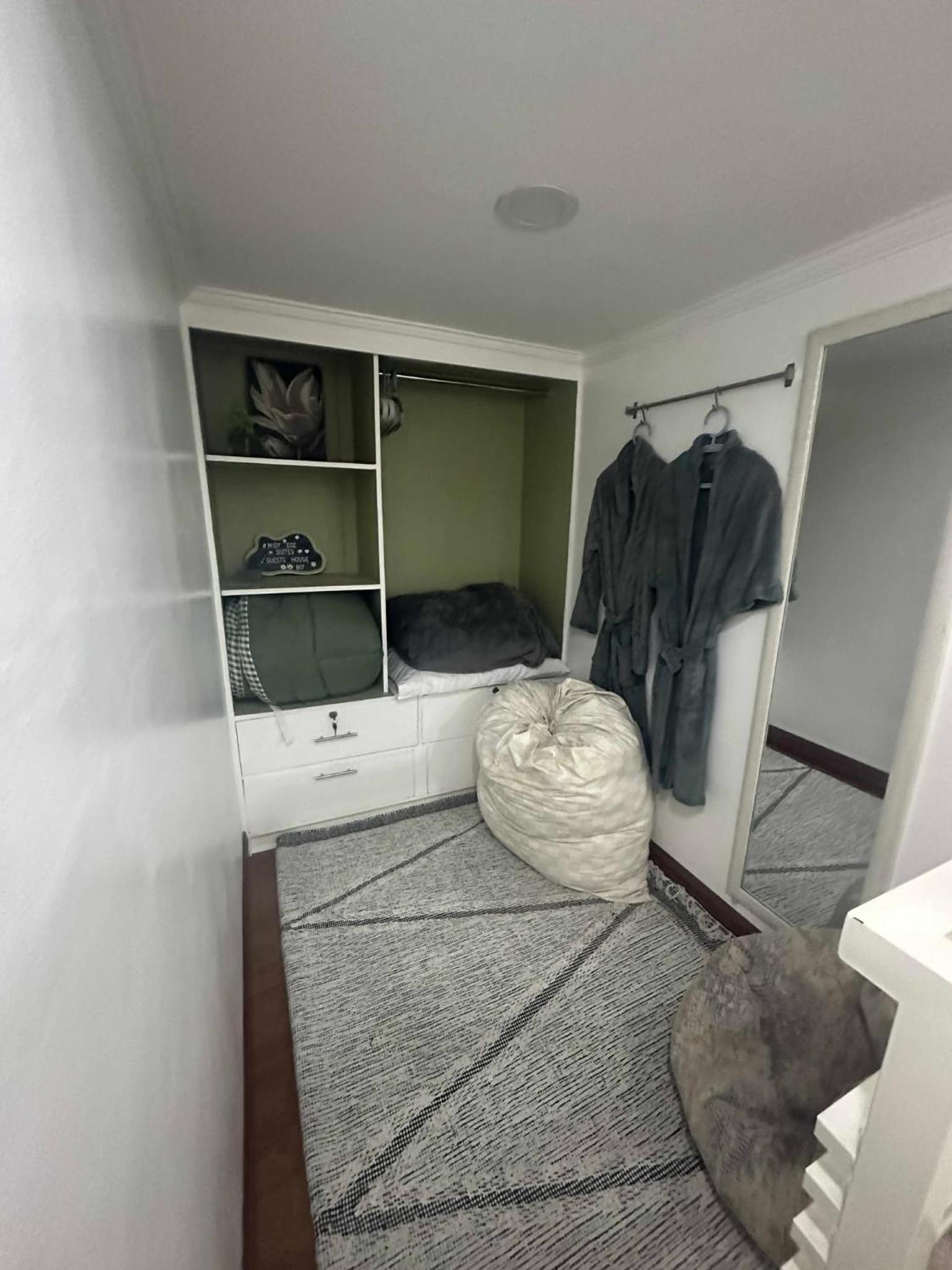 MisyEdz Homes Clark Dau Good for 2 Loft