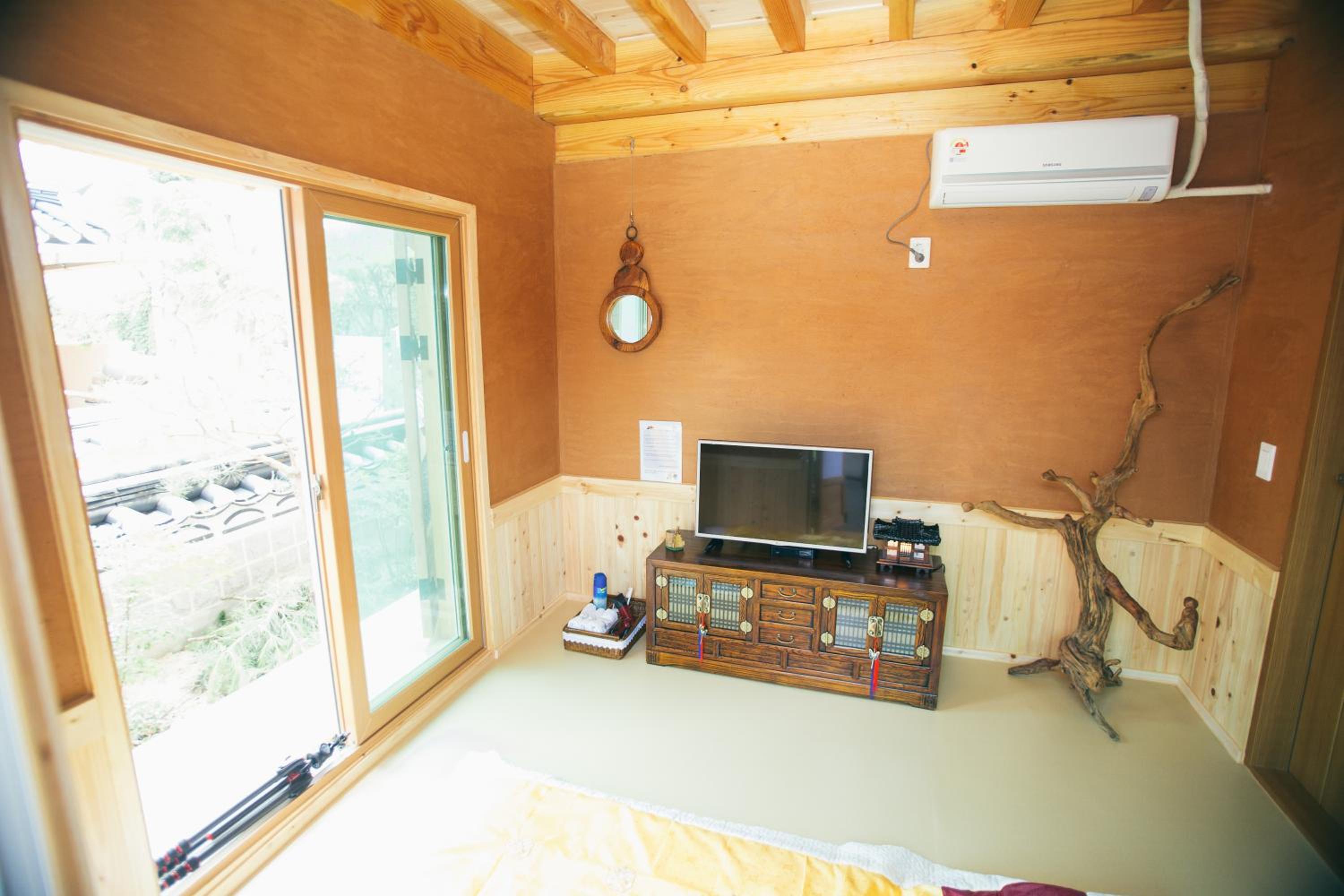Laon Hanok Gguljam