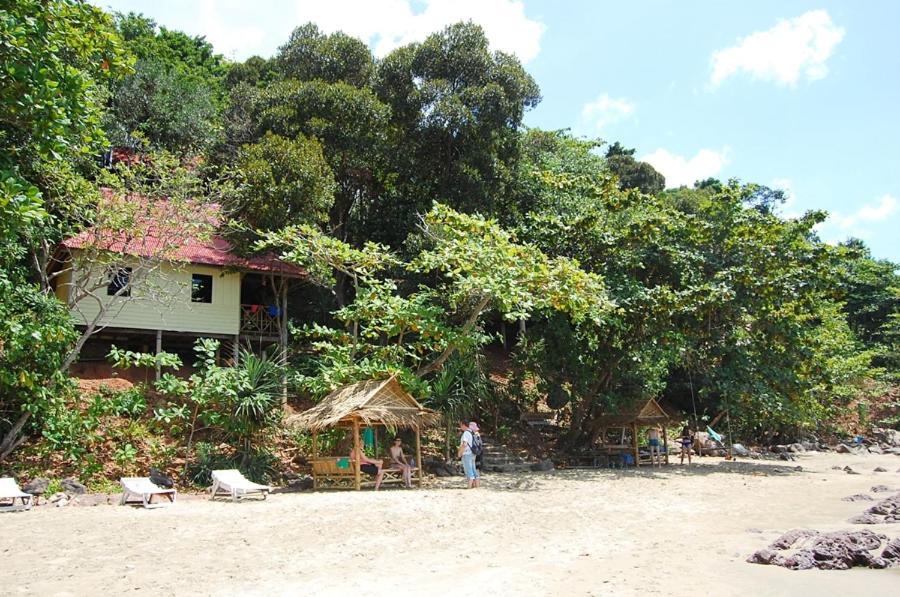 Jungle Hill Beach Bungalow