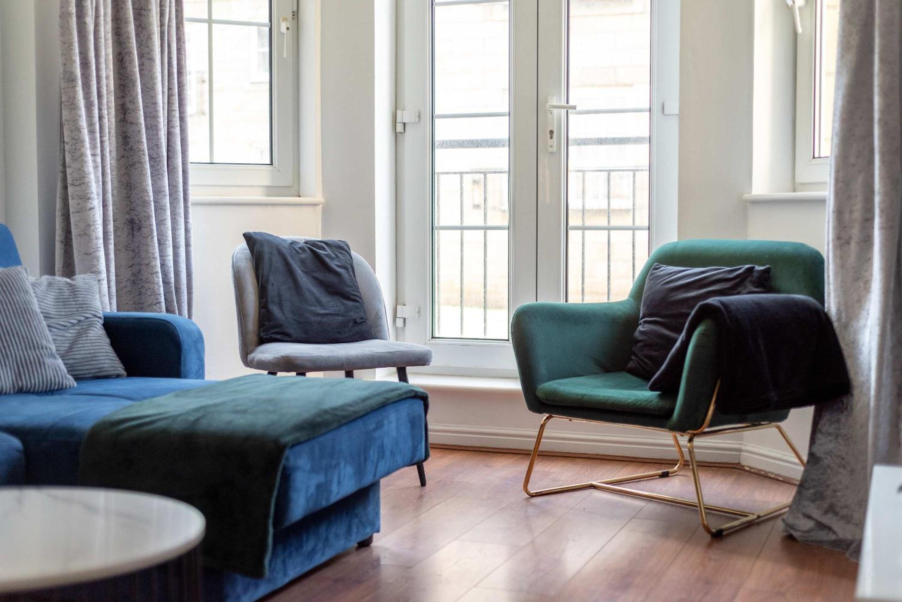 2Bed Flat in Leith-Free Parking- by Holiday Homes