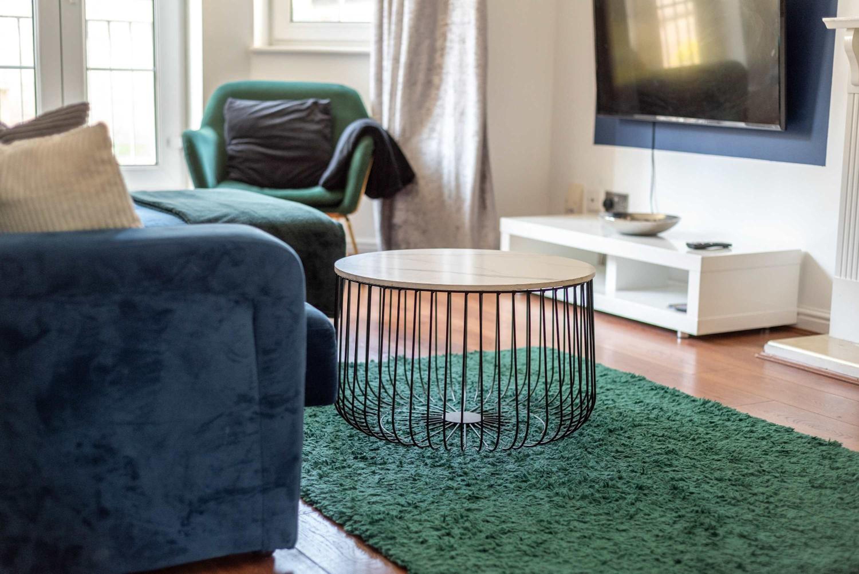 2Bed Flat in Leith-Free Parking- by Holiday Homes