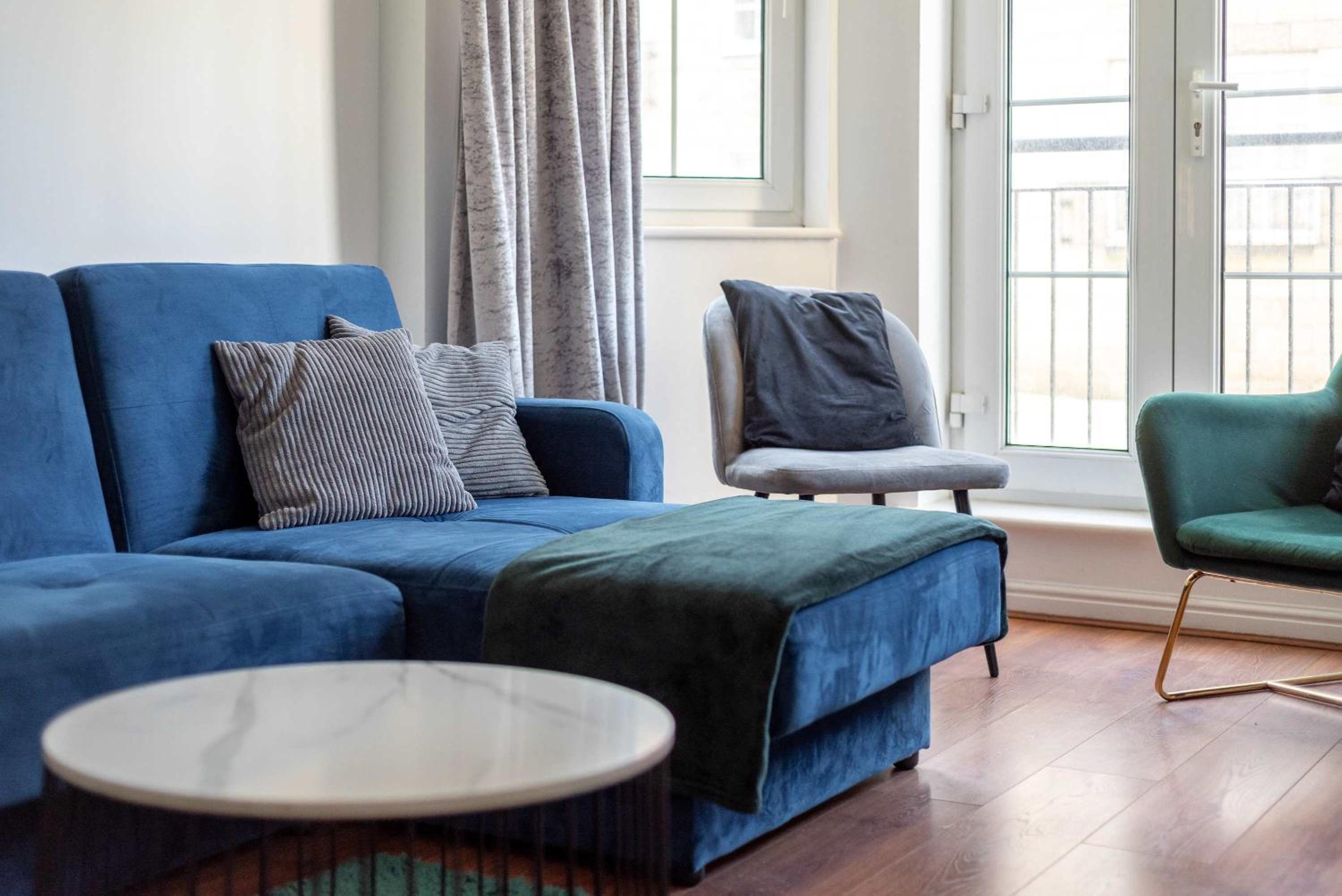 2Bed Flat in Leith-Free Parking- by Holiday Homes