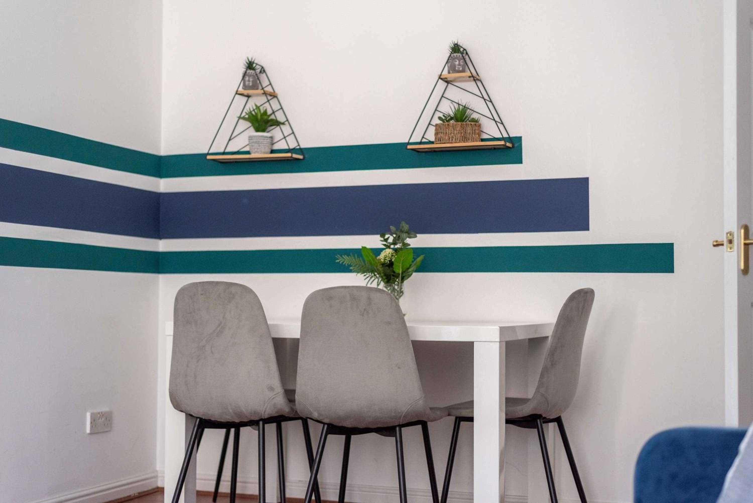 2Bed Flat in Leith-Free Parking- by Holiday Homes