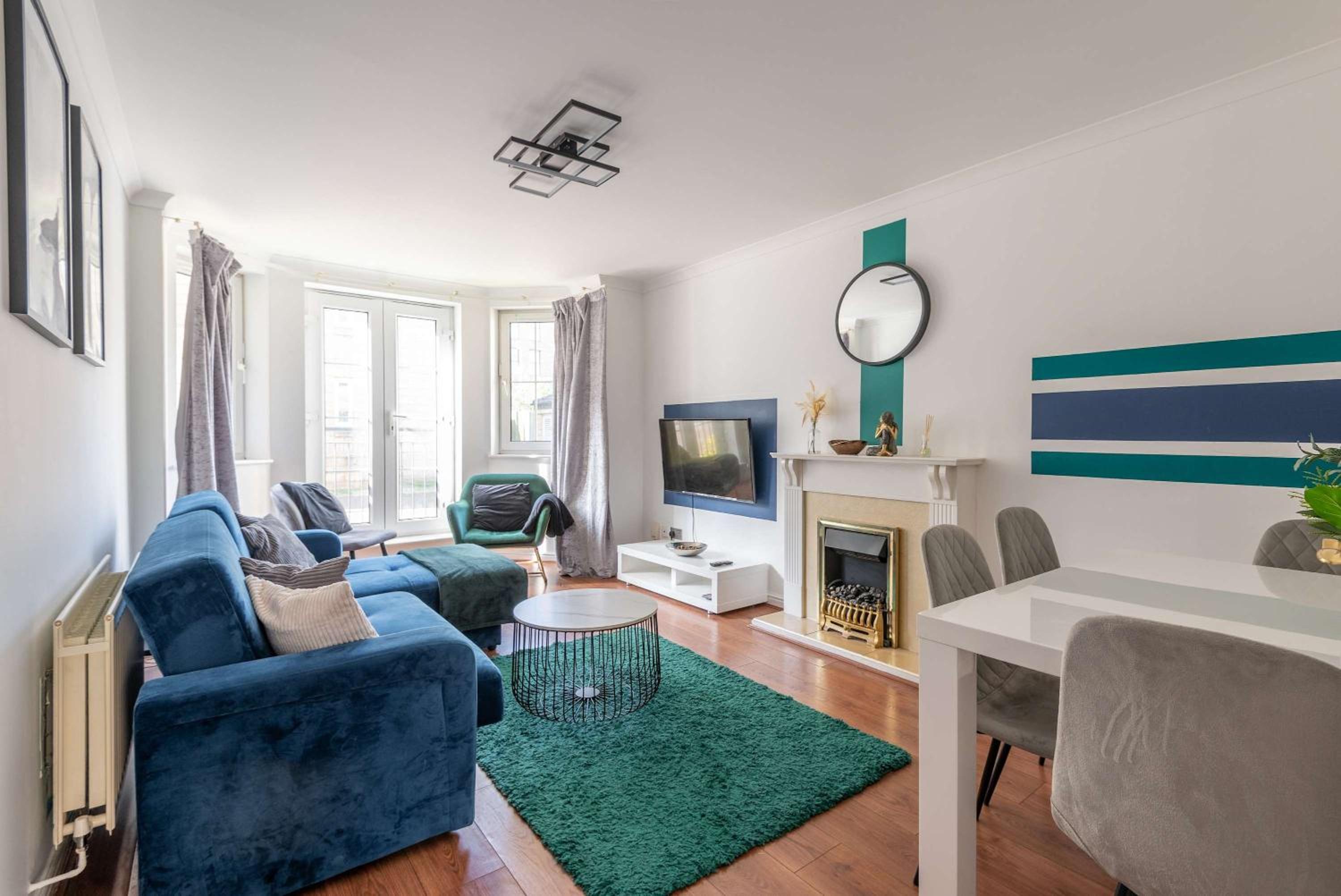 2Bed Flat in Leith-Free Parking- by Holiday Homes