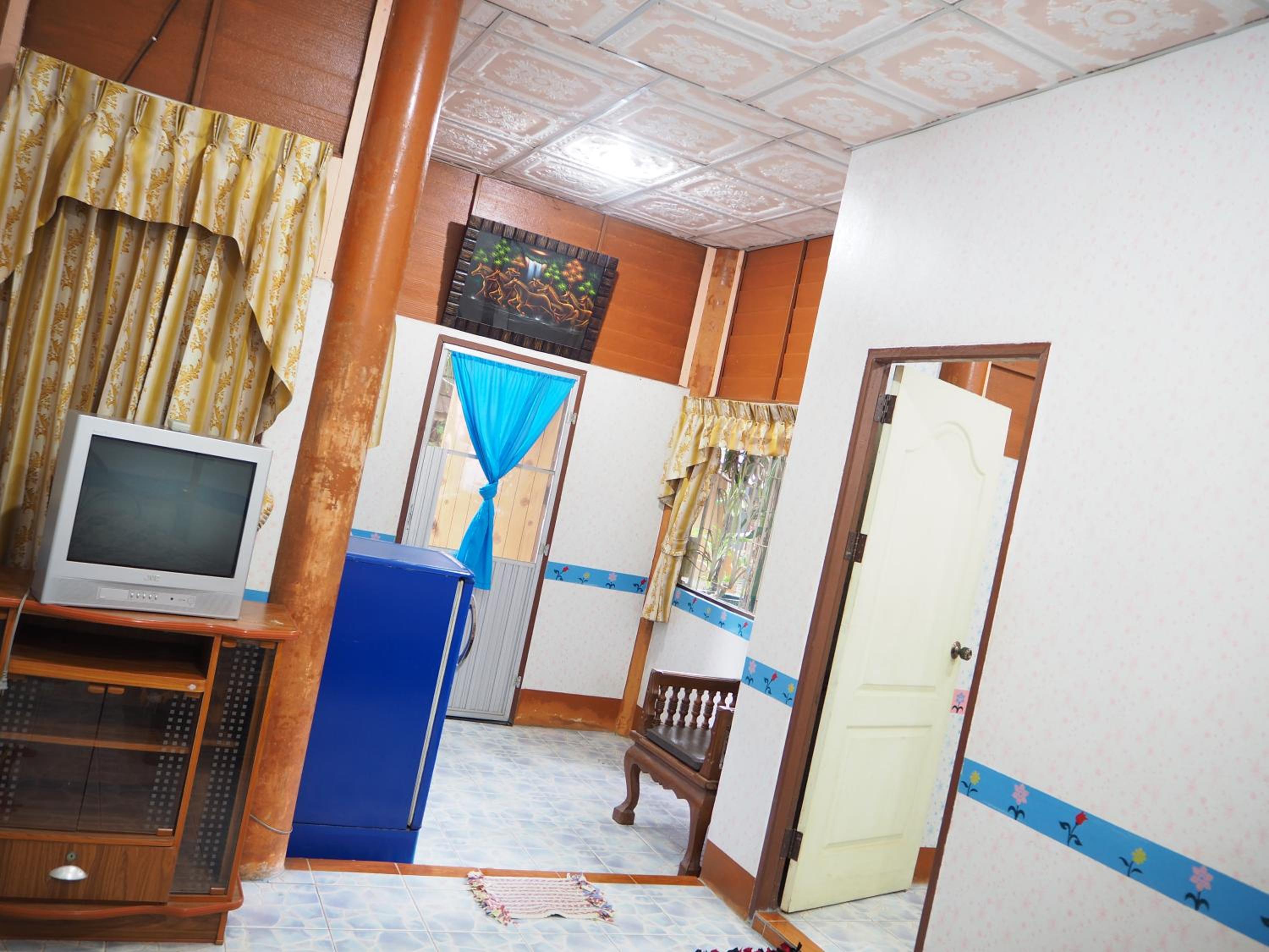 Three J Guesthouse