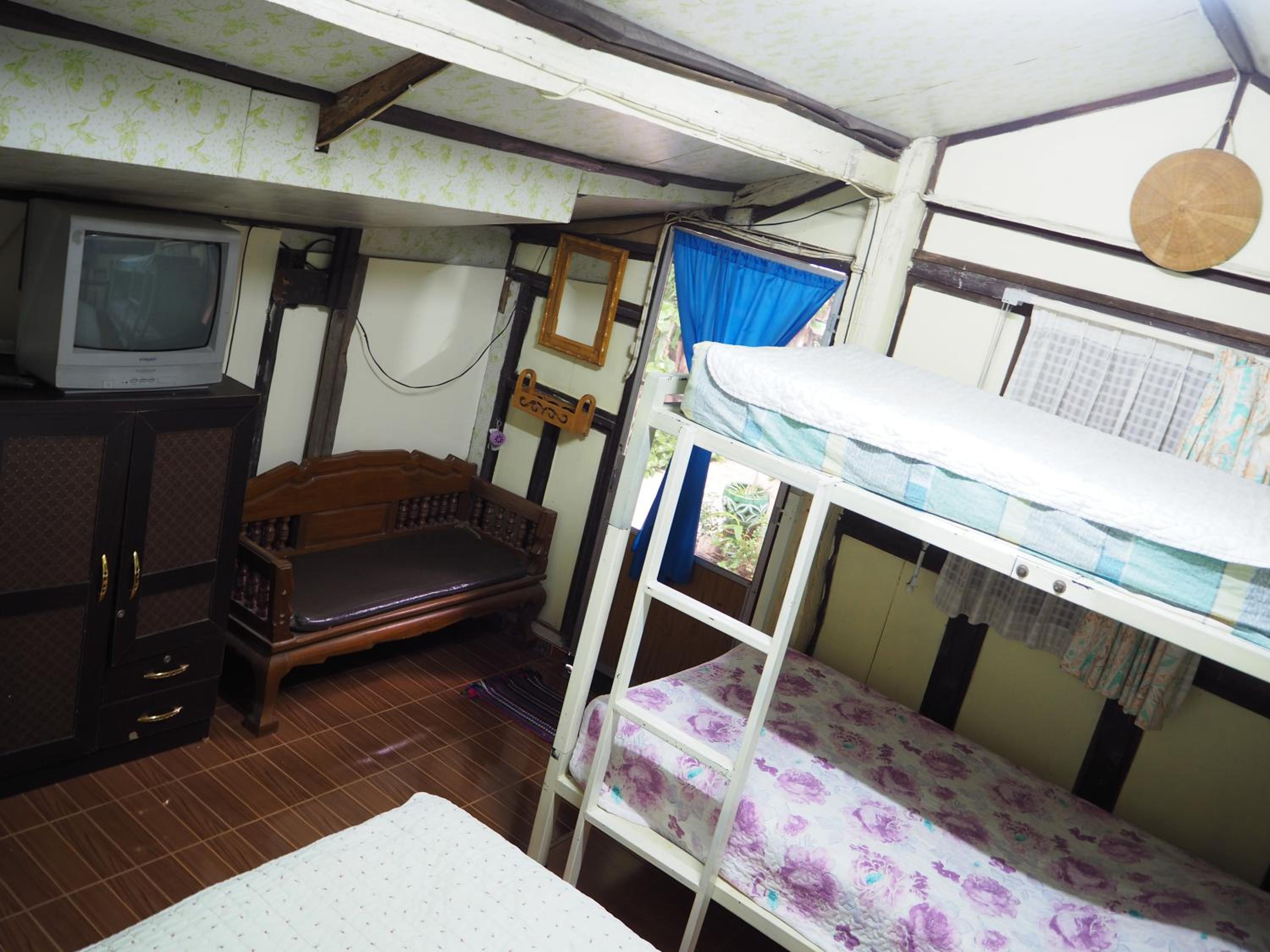 Three J Guesthouse