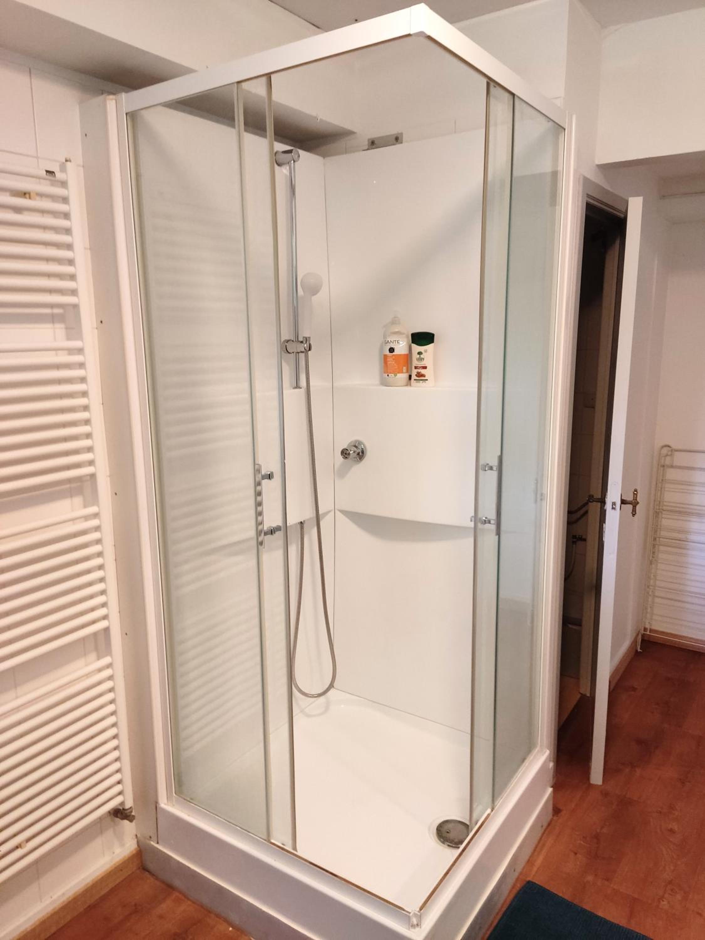 Bright 1BR with terrace near Montgomery