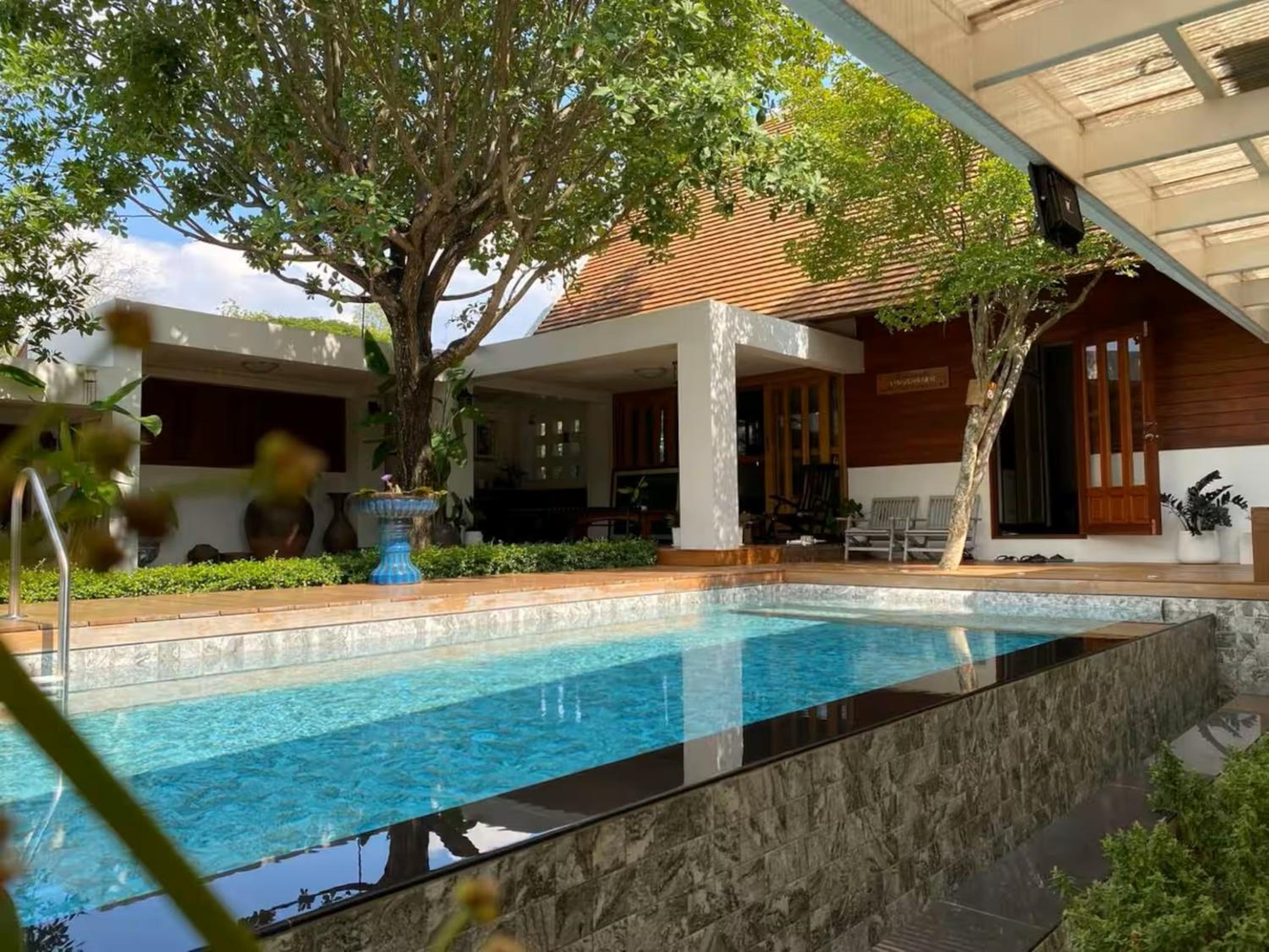 Whisper Oasis - Private Jacuzzi Pool Villa - 3BR, Sleeps 10 w Daily Housekeeping