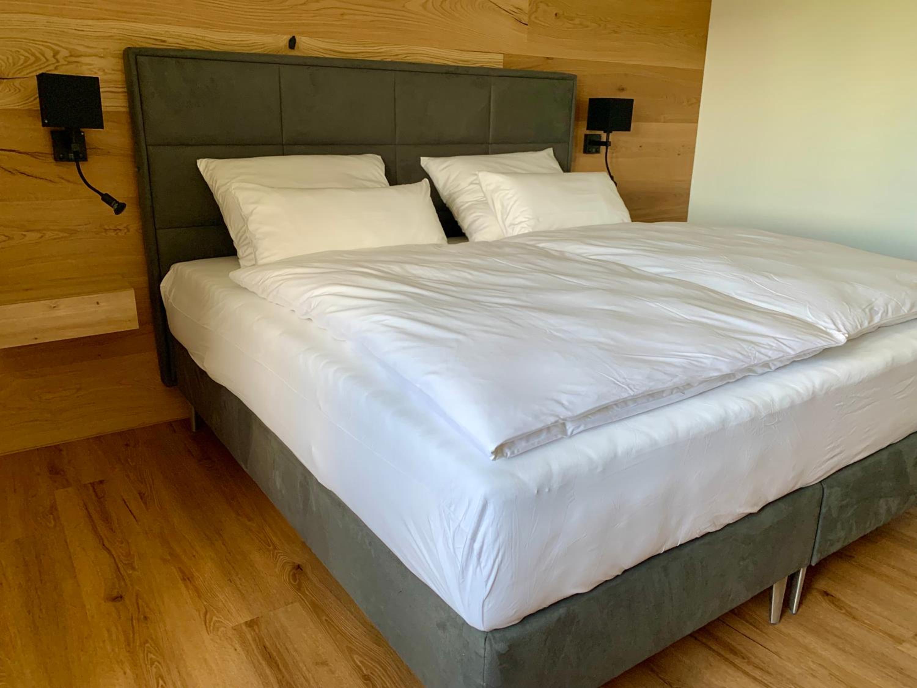 Suite4you Erlen l Privater Indoorpool ganzjährig beheizt & Sauna l 10min zum Bodensee, Parkplatz & WLAN