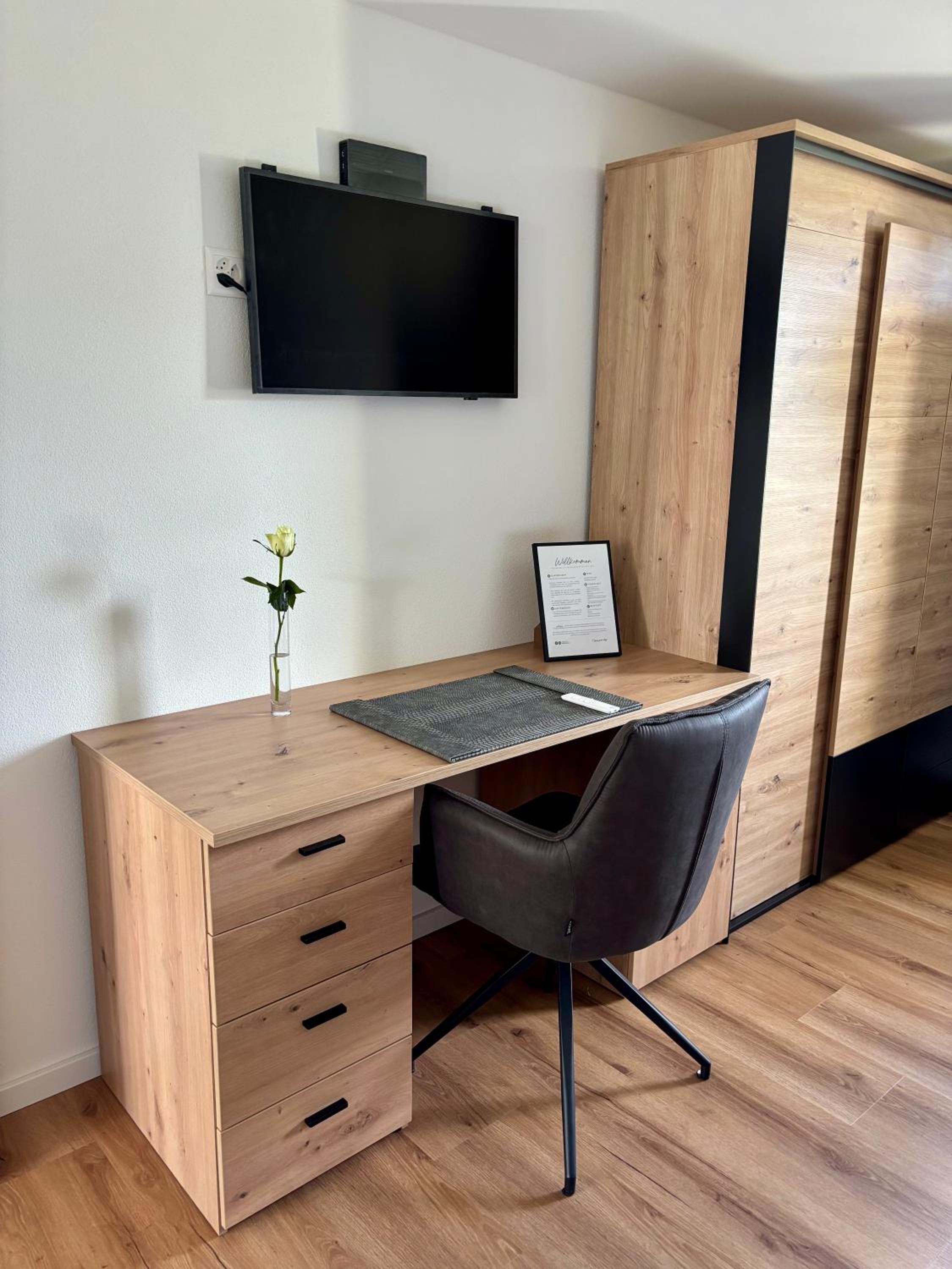 Suite4you Erlen l Privater Indoorpool ganzjährig beheizt & Sauna l 10min zum Bodensee, Parkplatz & WLAN