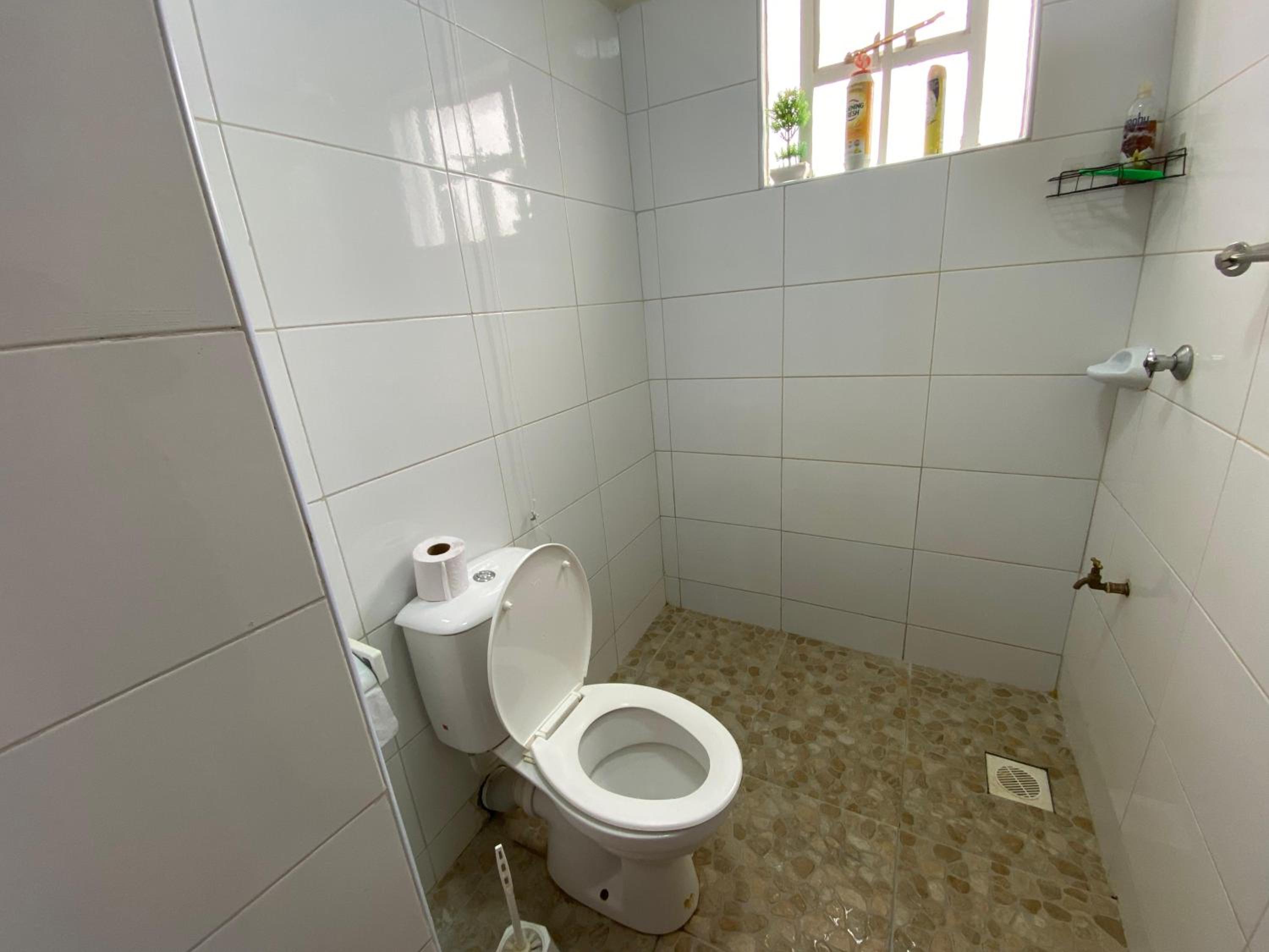 Cozy & Modern One Bedroom Opposite Garden City Mall