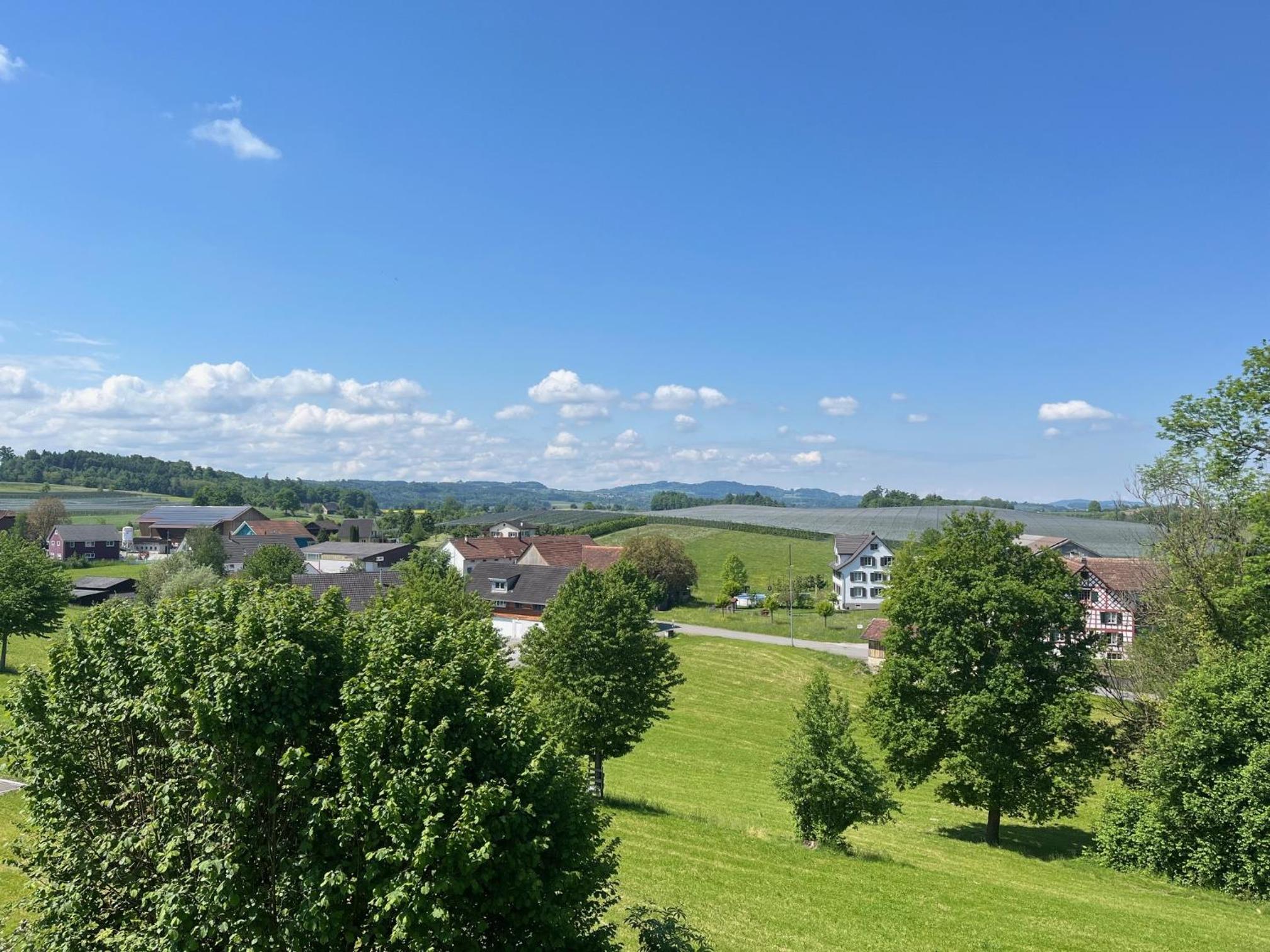 Suite4you Erlen l Privater Indoorpool ganzjährig beheizt & Sauna l 10min zum Bodensee, Parkplatz & WLAN