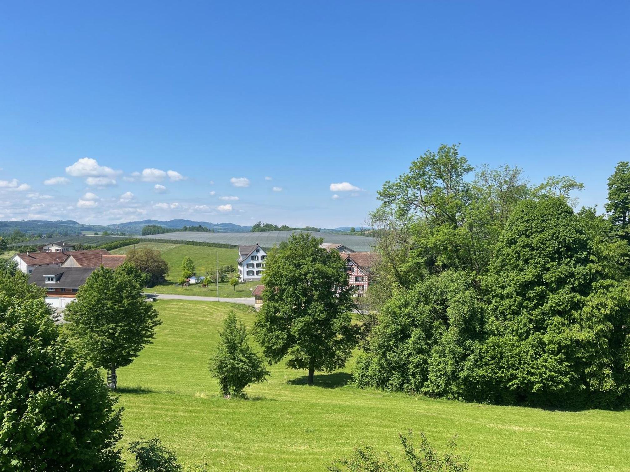 Suite4you Erlen l Privater Indoorpool ganzjährig beheizt & Sauna l 10min zum Bodensee, Parkplatz & WLAN