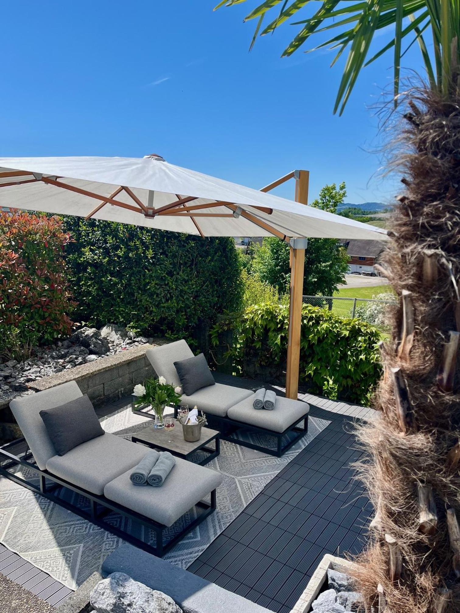 Suite4you Erlen l Privater Indoorpool ganzjährig beheizt & Sauna l 10min zum Bodensee, Parkplatz & WLAN