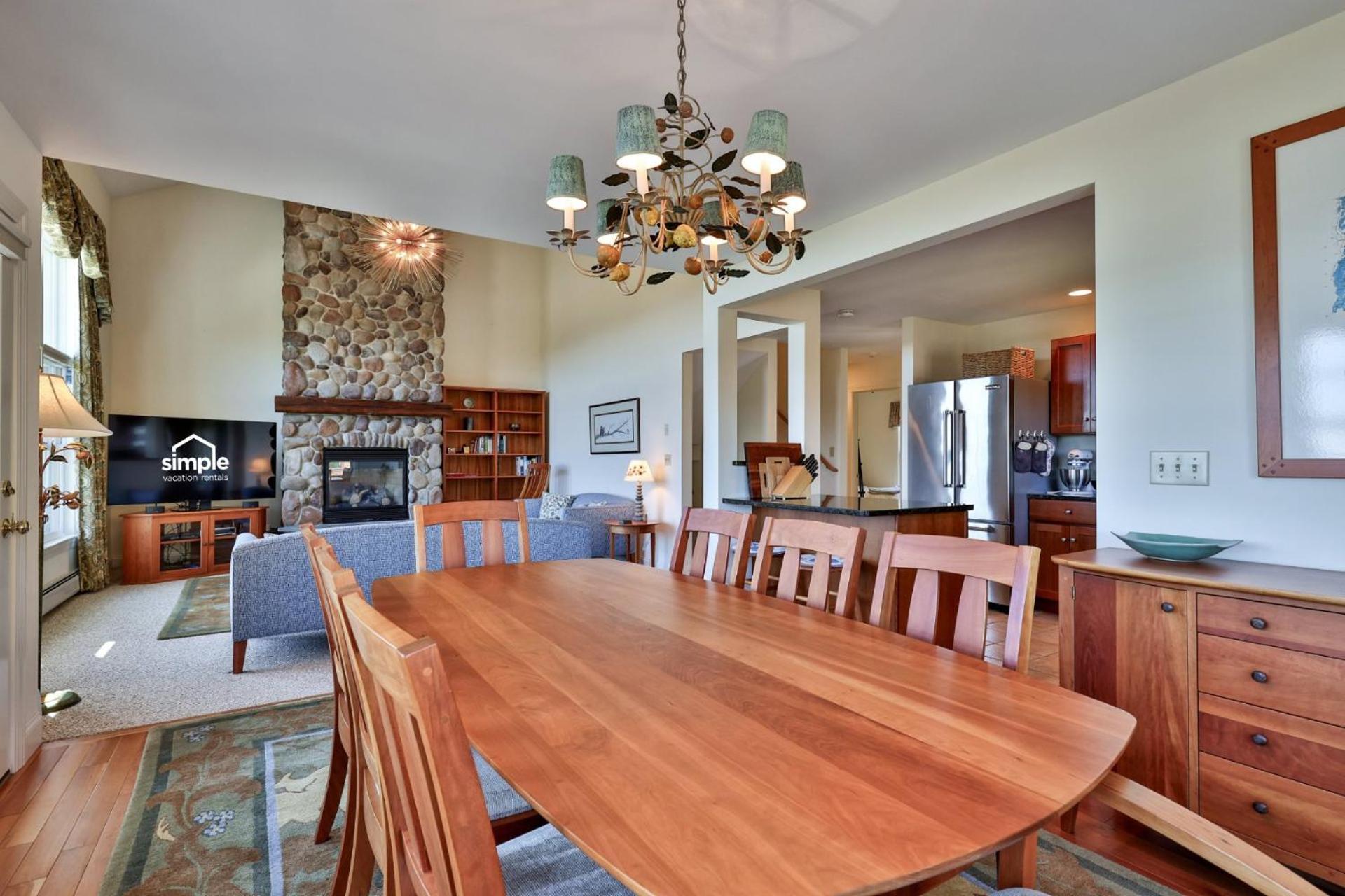 Stonefire Chalet at Topridge - 4BR Luxury Ski-In Ski-Out Retreat, Sleeps 8, Hot Tub