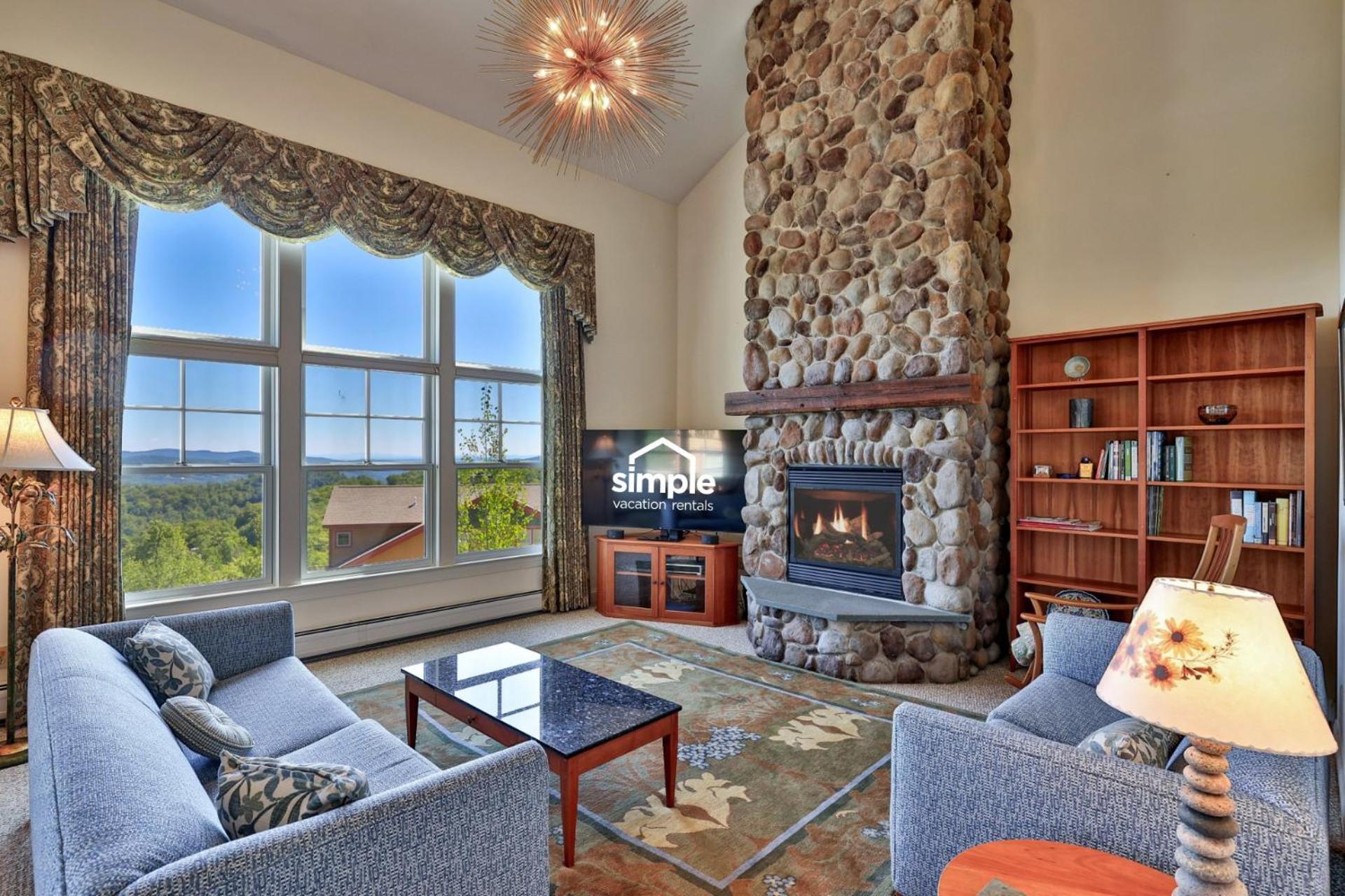 Stonefire Chalet at Topridge - 4BR Luxury Ski-In Ski-Out Retreat, Sleeps 8, Hot Tub
