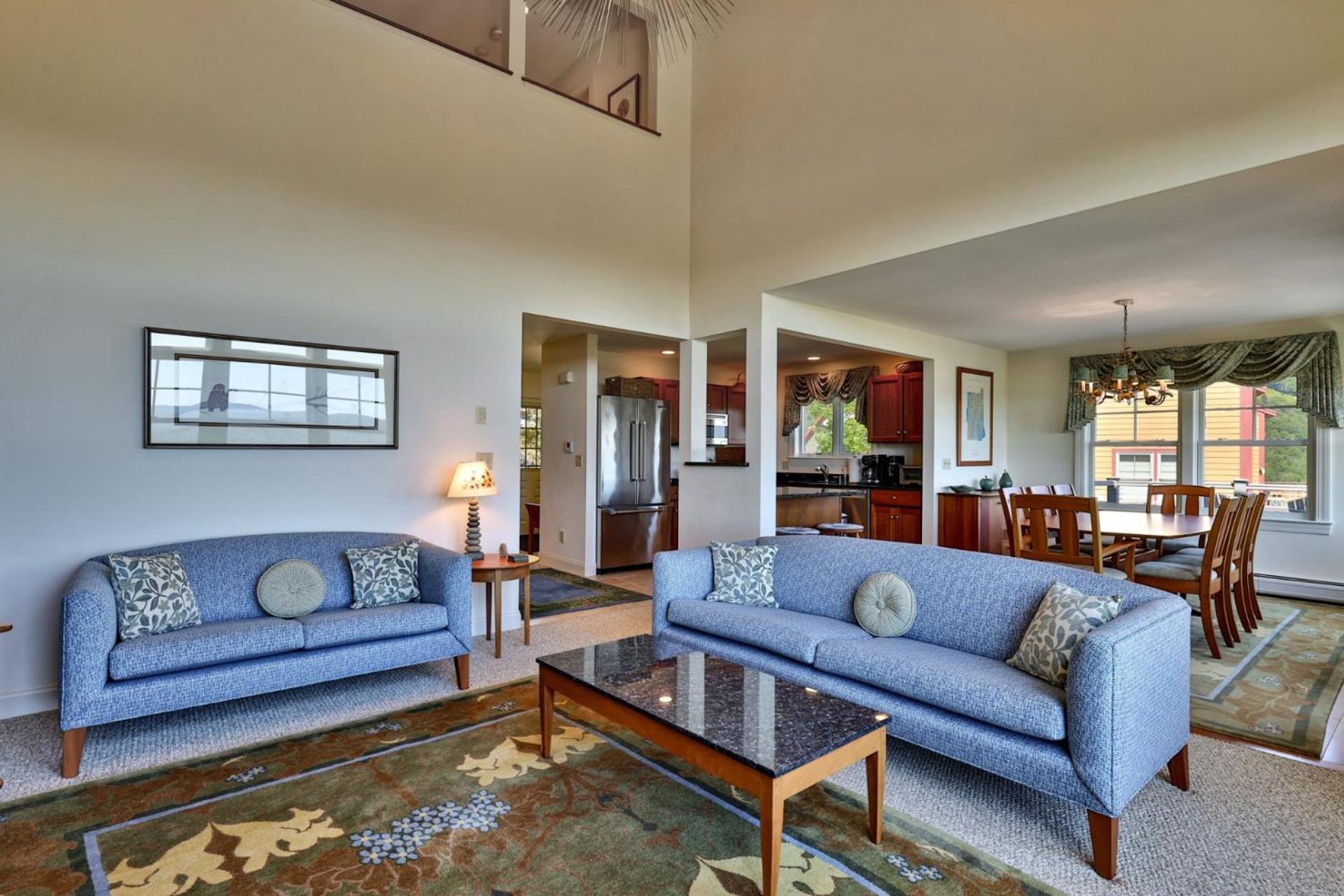 Stonefire Chalet at Topridge - 4BR Luxury Ski-In Ski-Out Retreat, Sleeps 8, Hot Tub