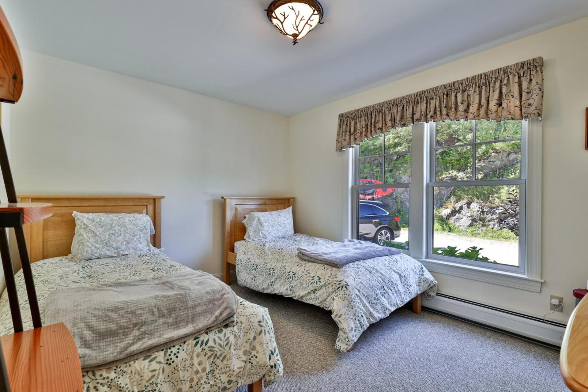 Stonefire Chalet at Topridge - 4BR Luxury Ski-In Ski-Out Retreat, Sleeps 8, Hot Tub