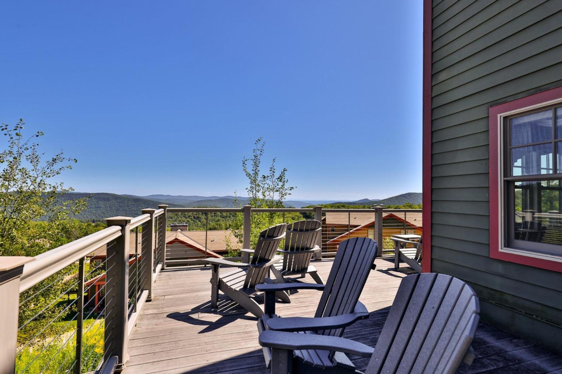 Stonefire Chalet at Topridge - 4BR Luxury Ski-In Ski-Out Retreat, Sleeps 8, Hot Tub