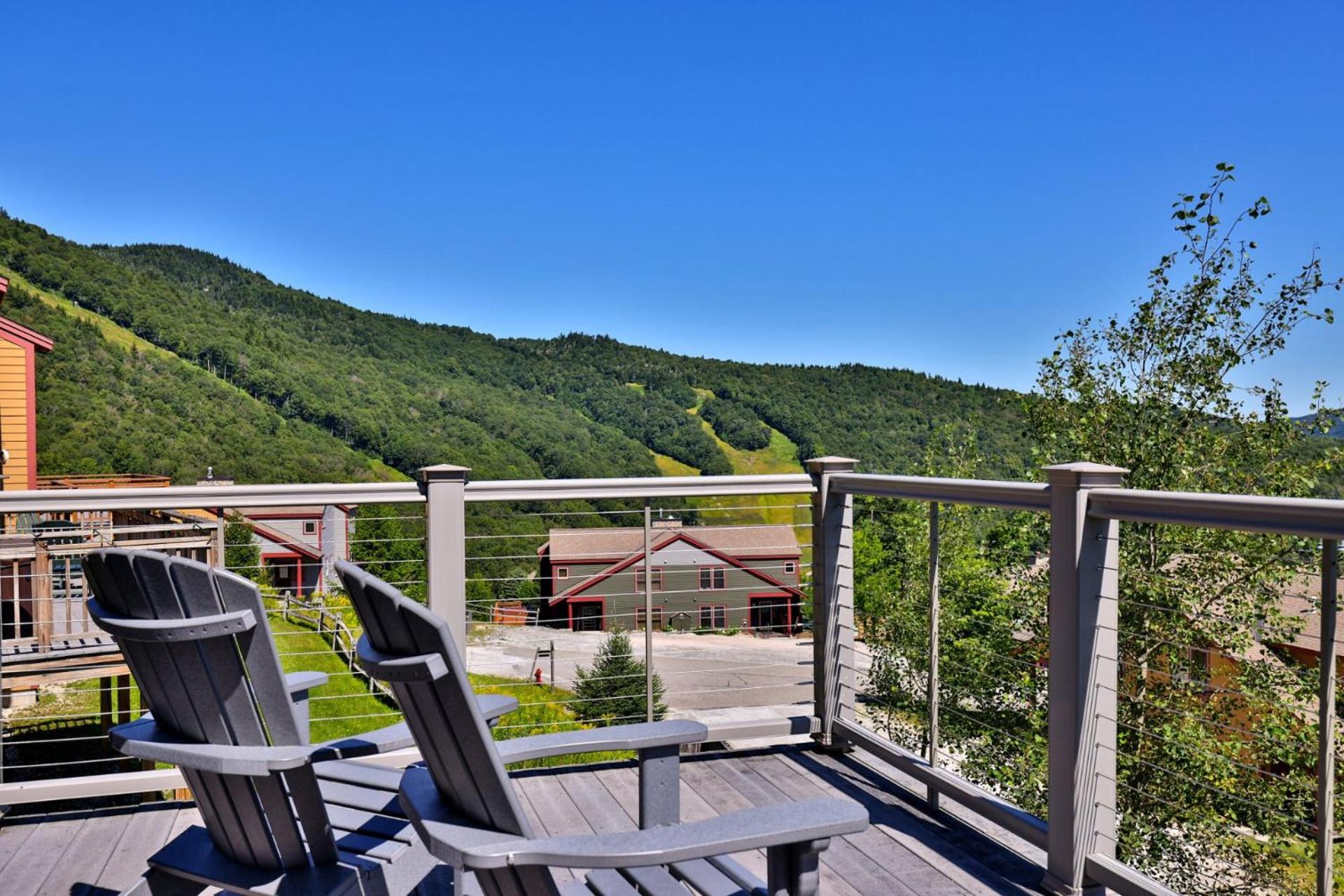 Stonefire Chalet at Topridge - 4BR Luxury Ski-In Ski-Out Retreat, Sleeps 8, Hot Tub