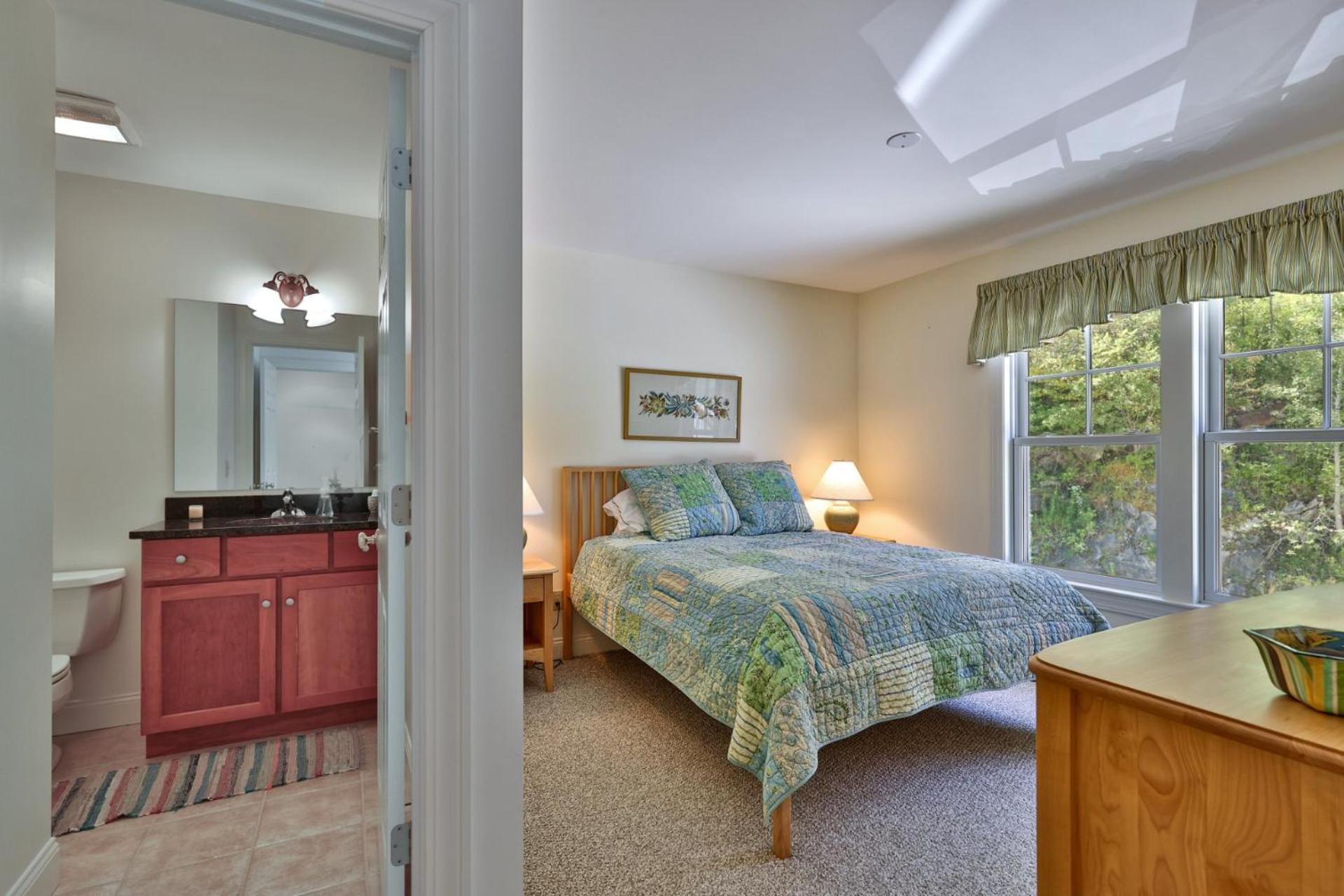 Stonefire Chalet at Topridge - 4BR Luxury Ski-In Ski-Out Retreat, Sleeps 8, Hot Tub