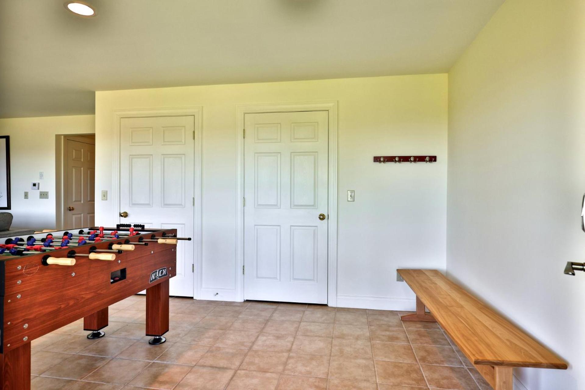 Stonefire Chalet at Topridge - 4BR Luxury Ski-In Ski-Out Retreat, Sleeps 8, Hot Tub