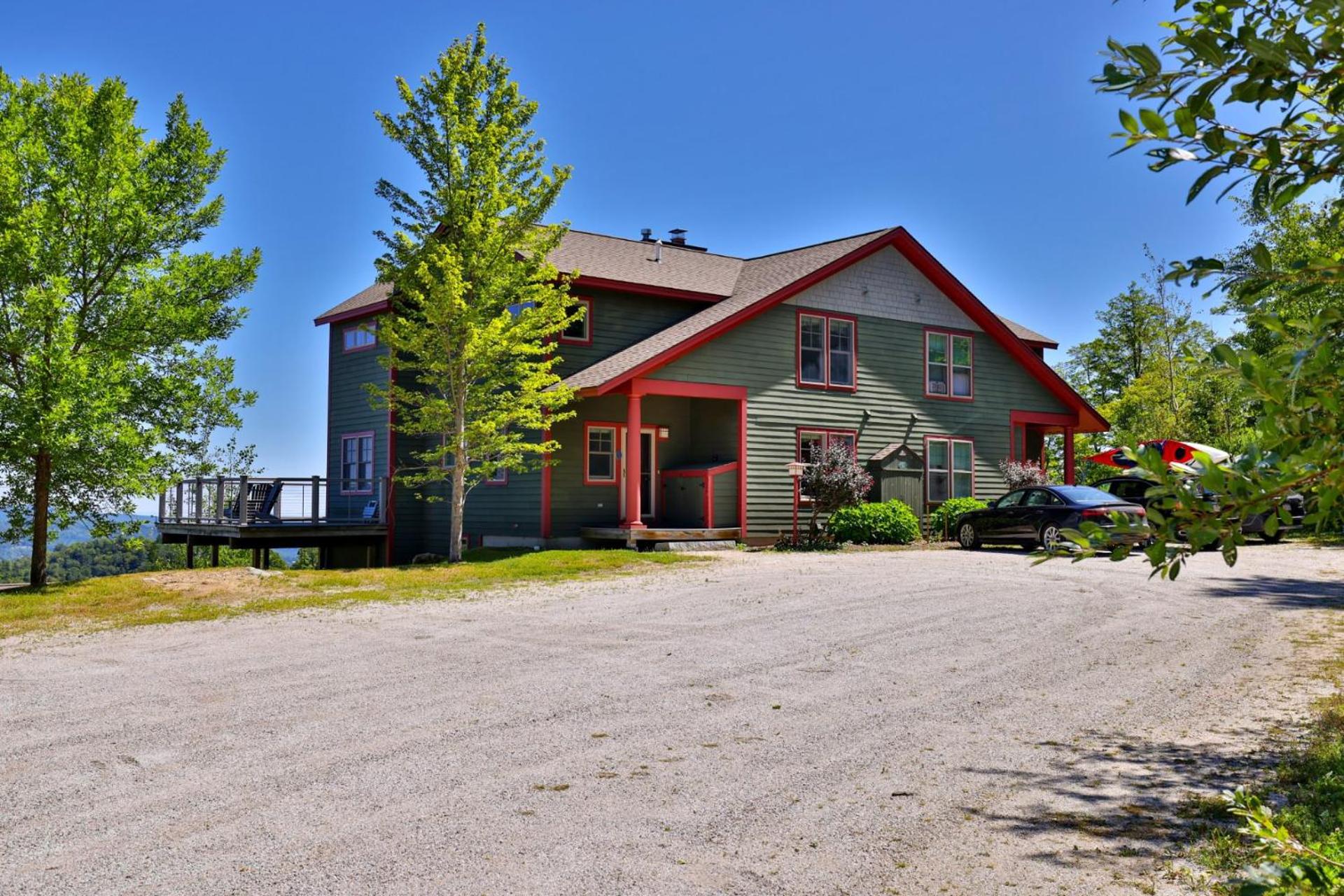 Stonefire Chalet at Topridge - 4BR Luxury Ski-In Ski-Out Retreat, Sleeps 8, Hot Tub