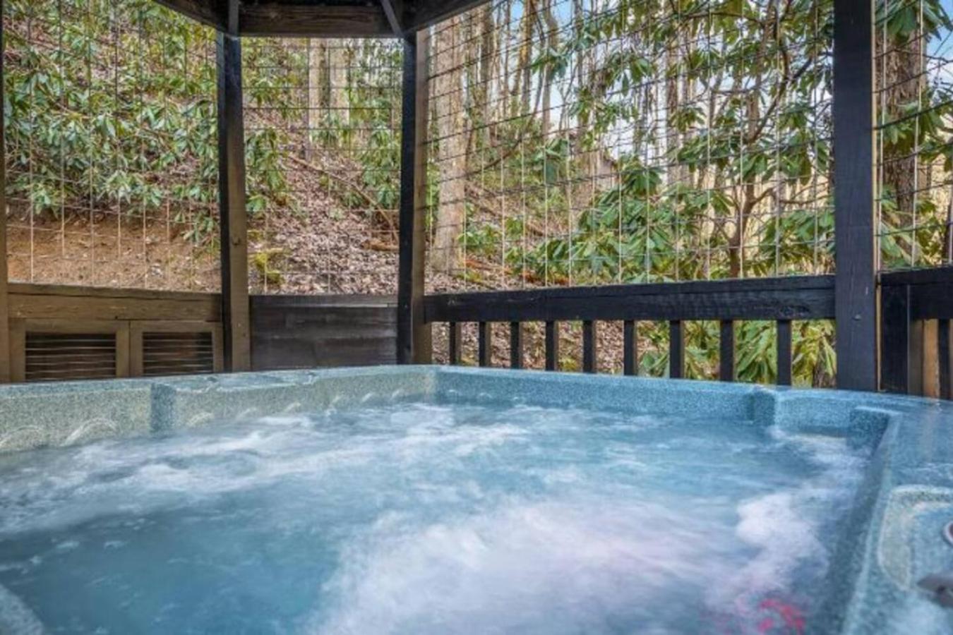 Smoky Hearth Retreat Pool Hot Tub Games MORE