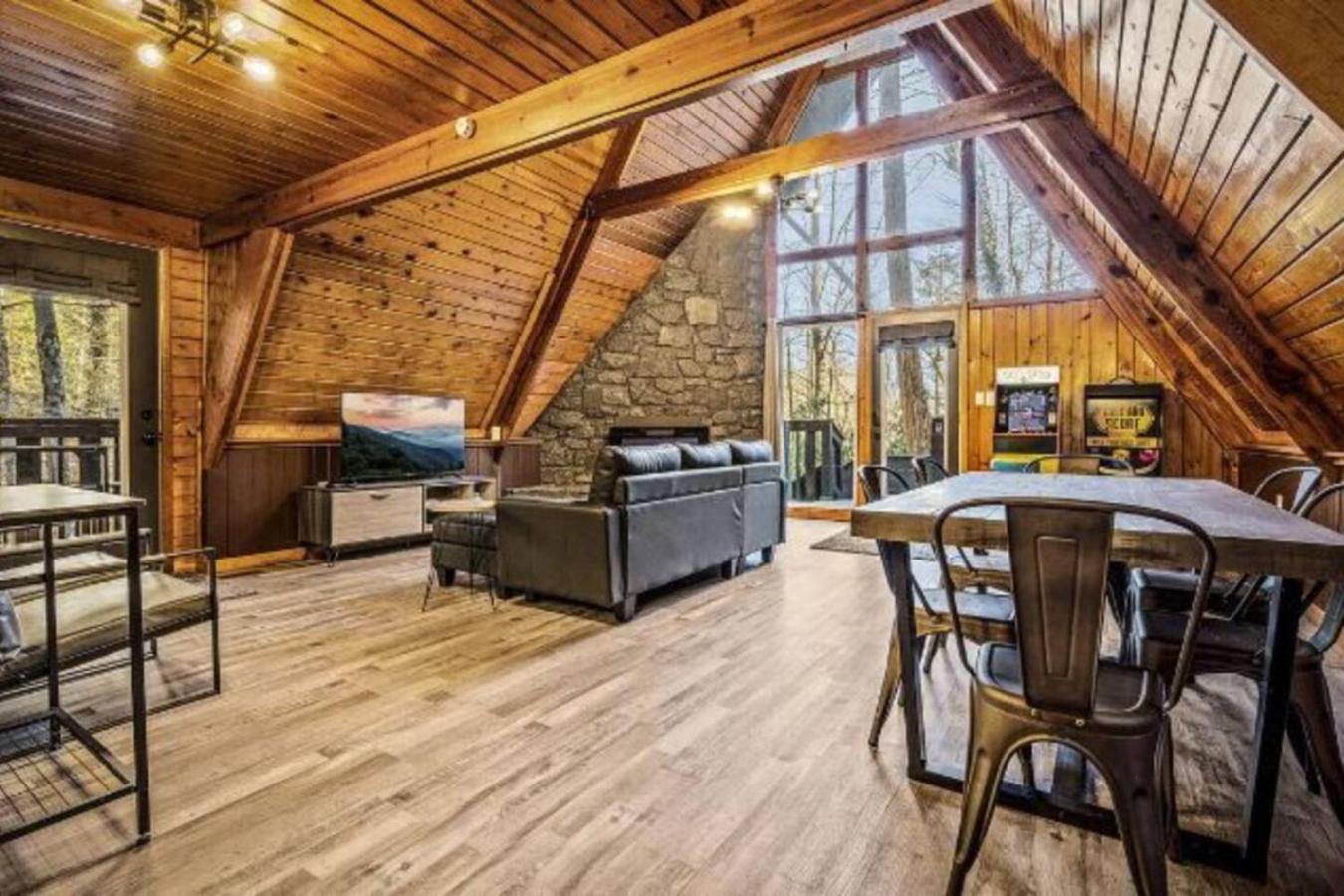 Smoky Hearth Retreat Pool Hot Tub Games MORE