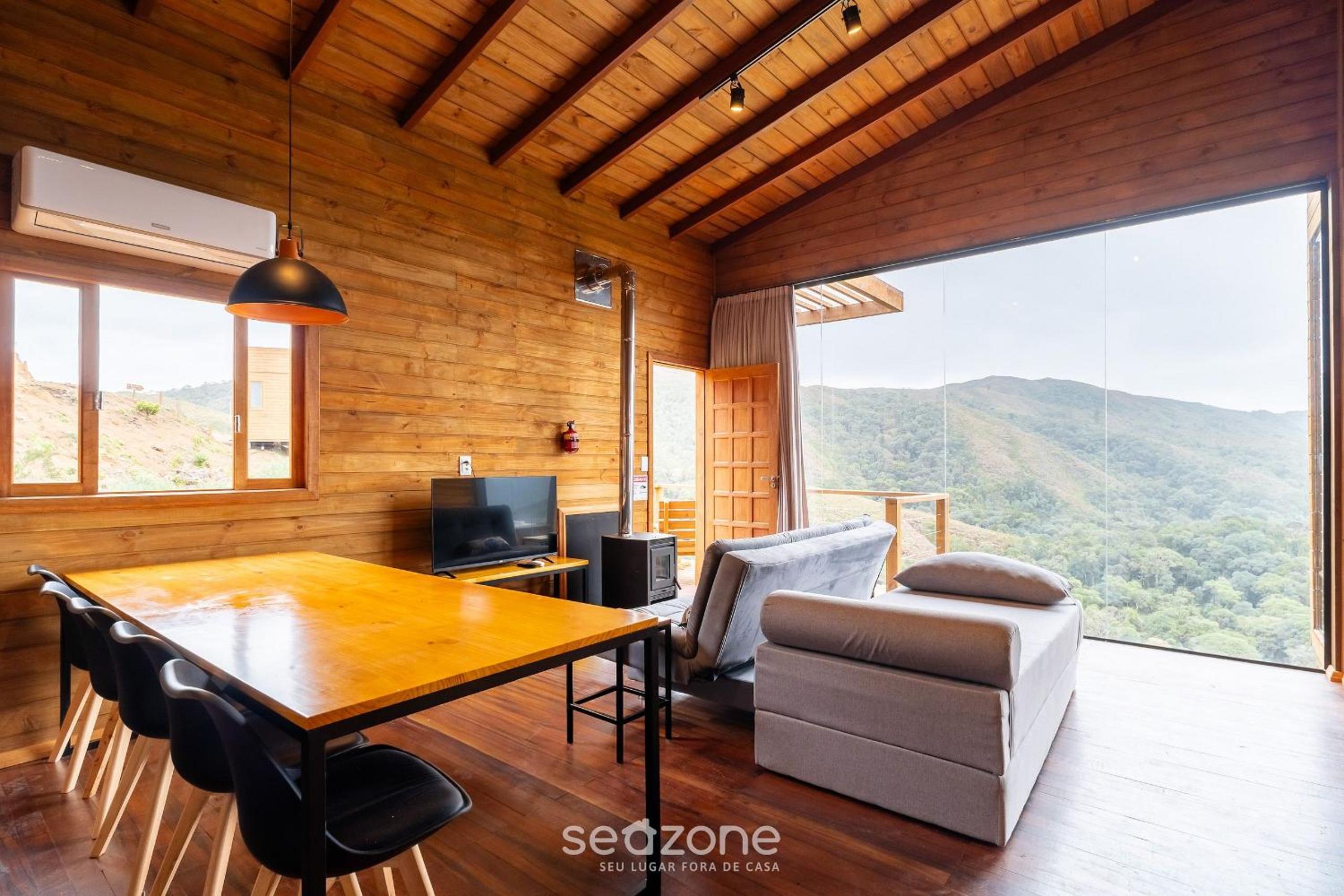 Apt w/ fireplace, jacuzzi, and amazing view VST027