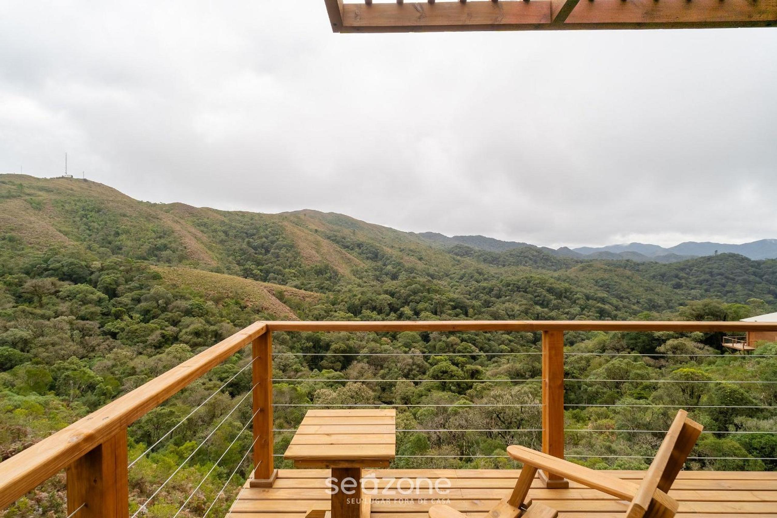 Apt w/ fireplace, jacuzzi, and amazing view VST027