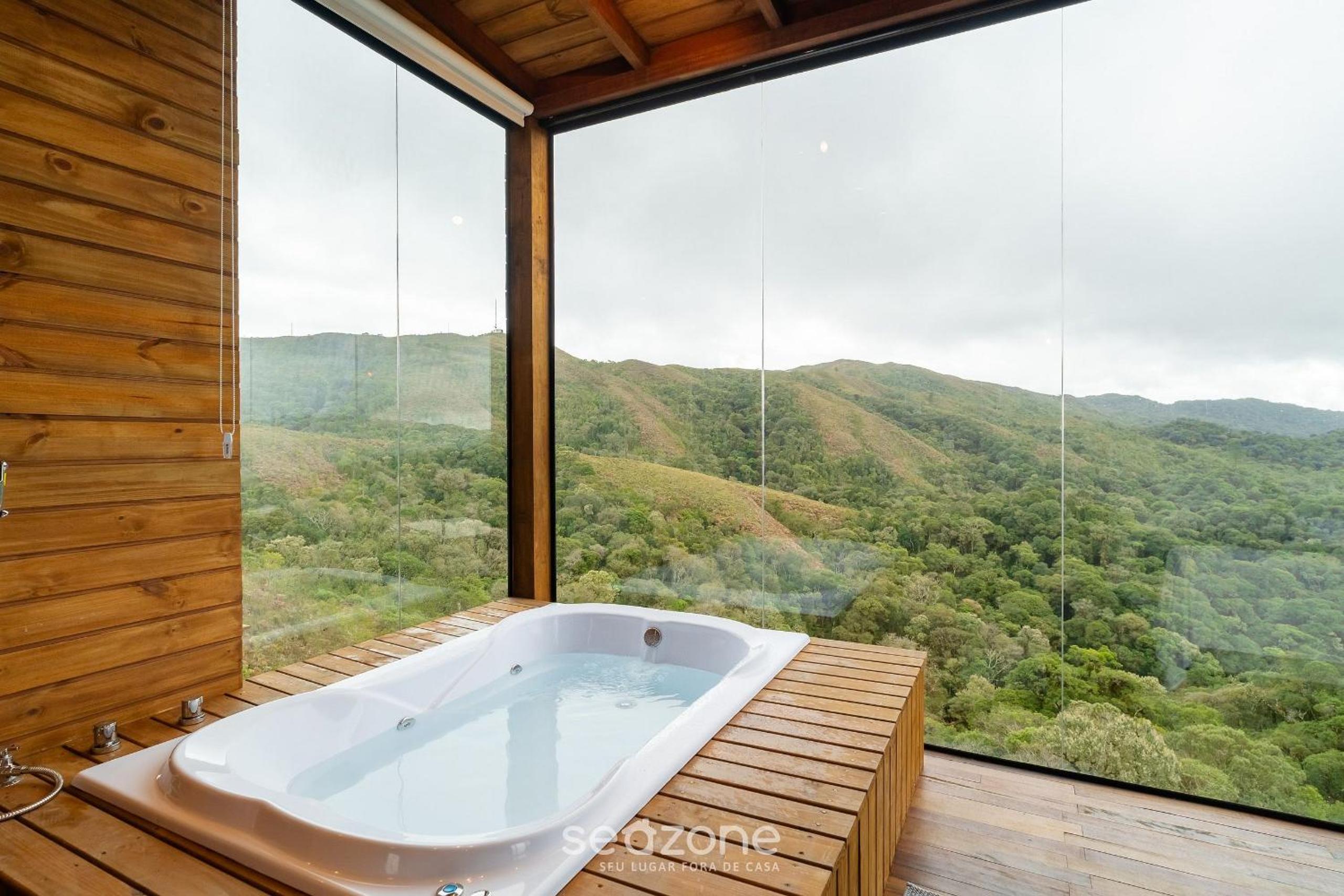 Apt w/ fireplace, jacuzzi, and amazing view VST027