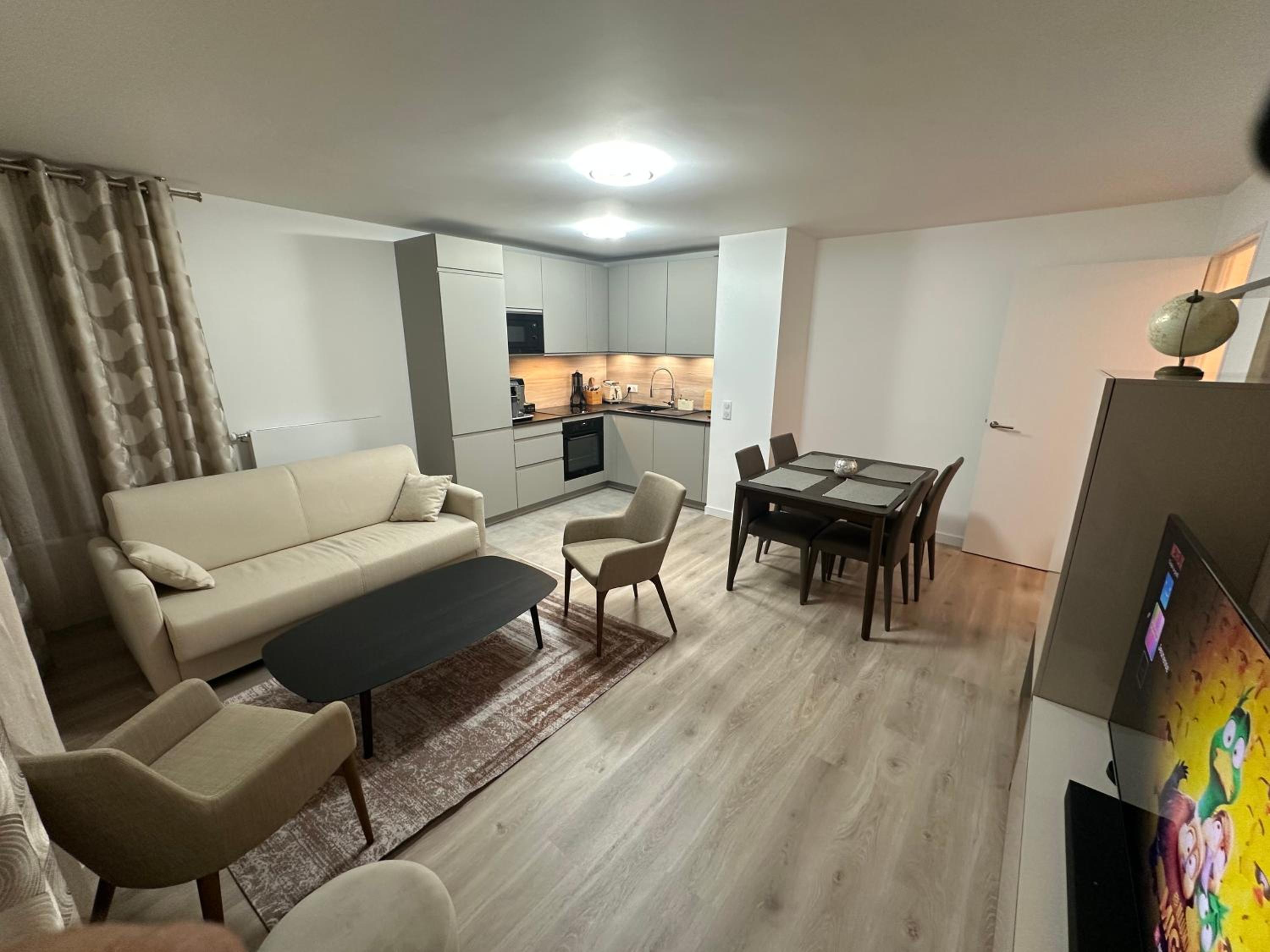 Confort et Style garantis, Près Paris, Seine & RER A, Parking Privé Gratuit