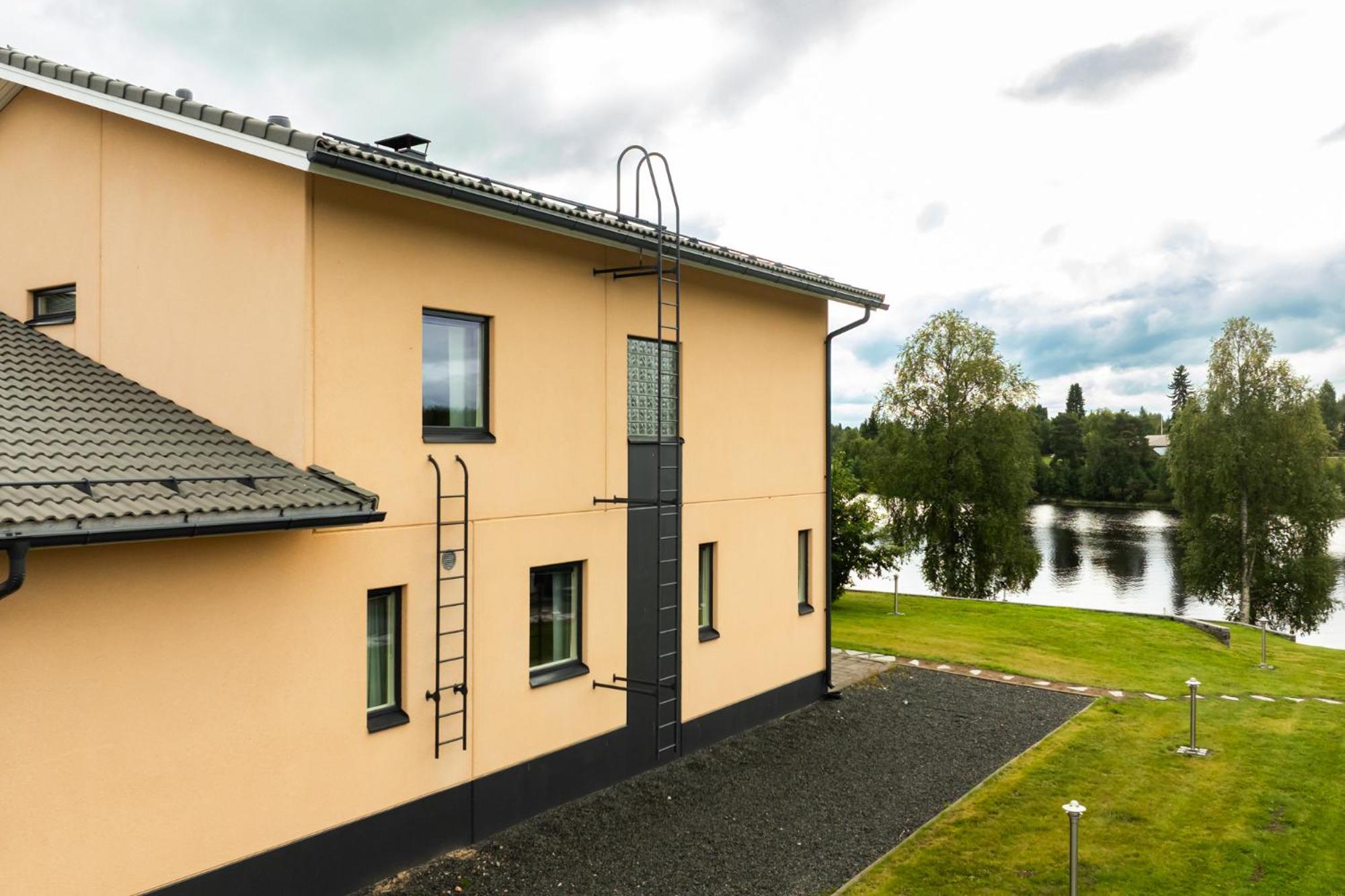 Riverside Luxury Retreat By BookLapland