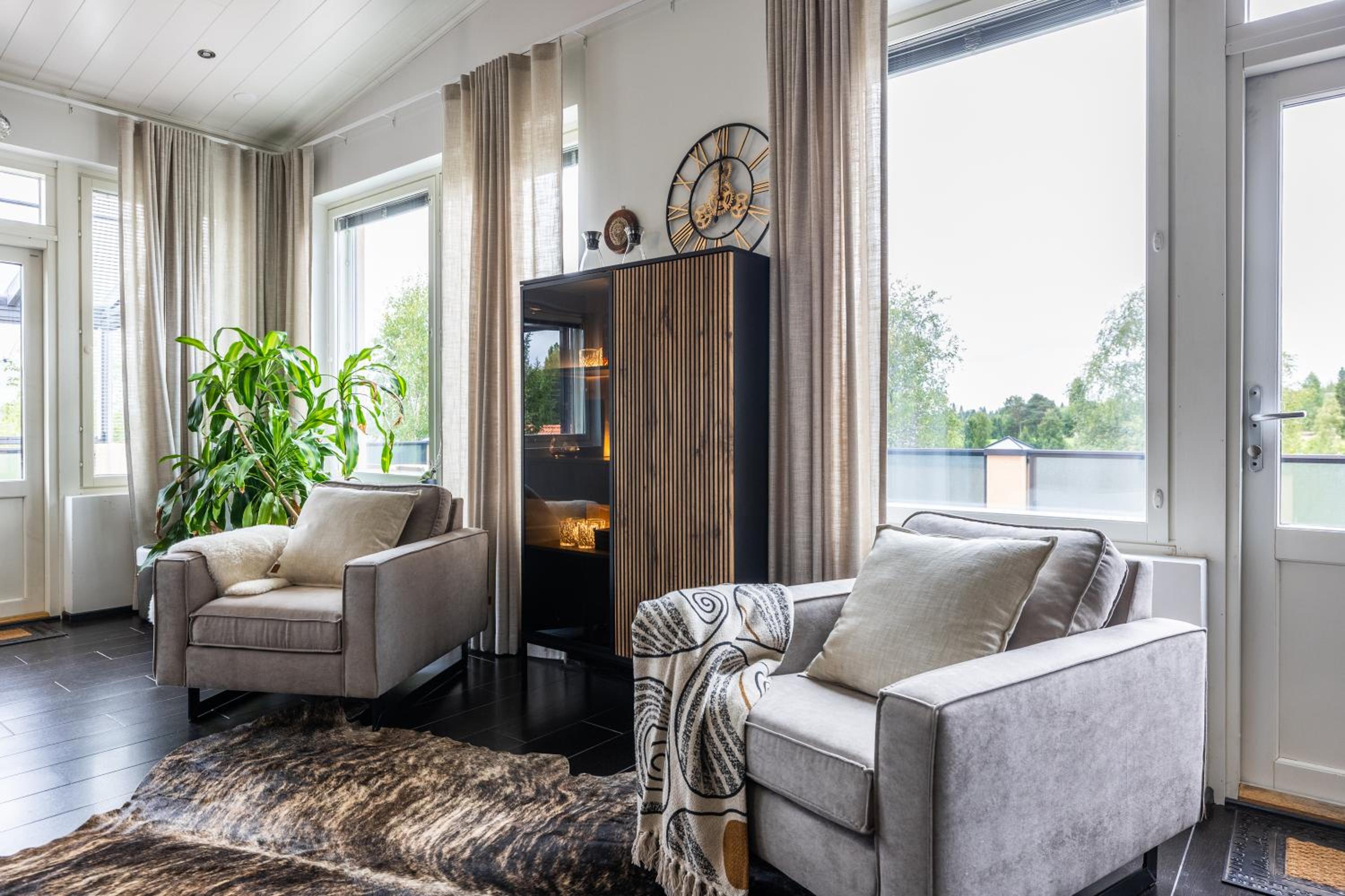 Riverside Luxury Retreat By BookLapland