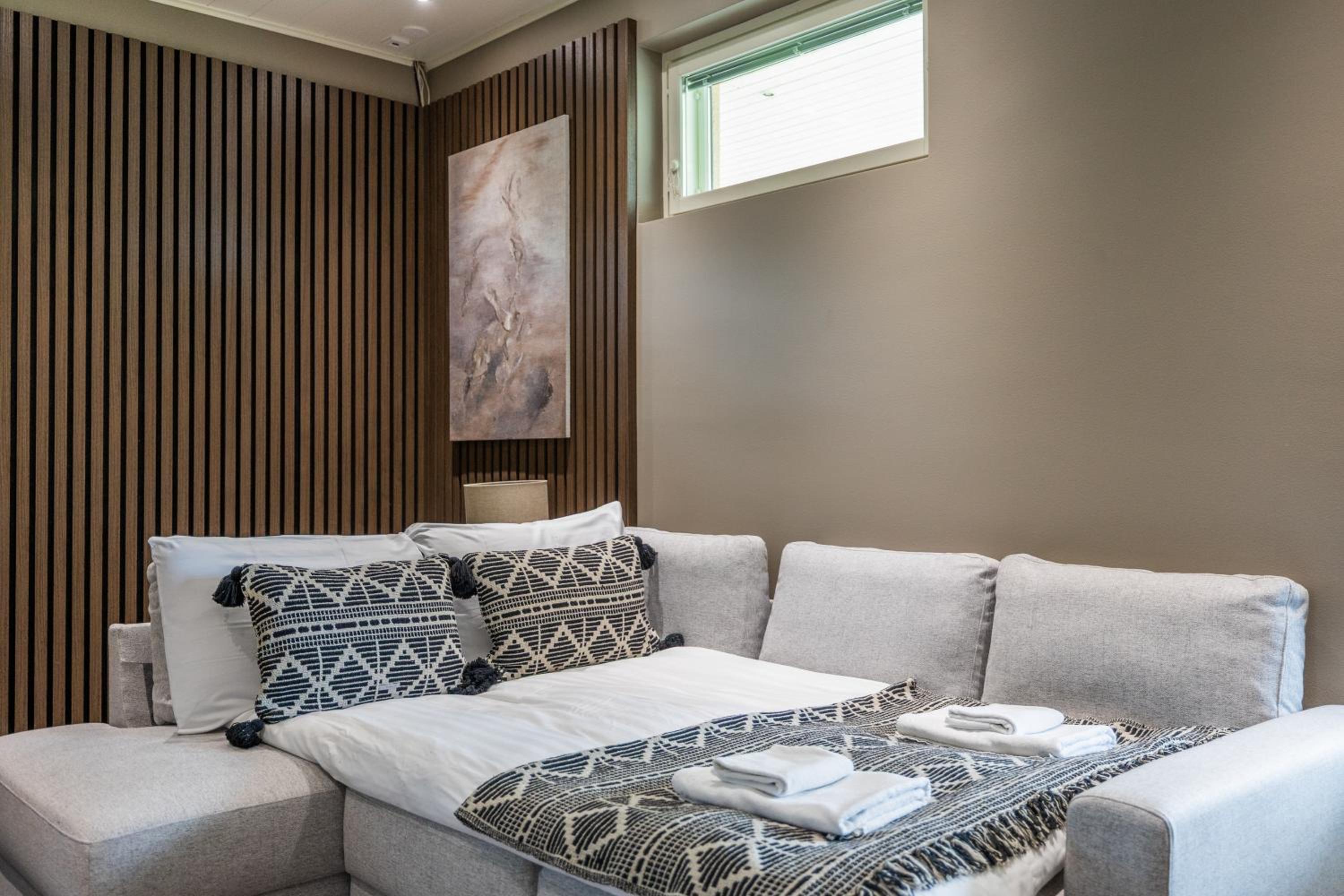 Riverside Luxury Retreat By BookLapland