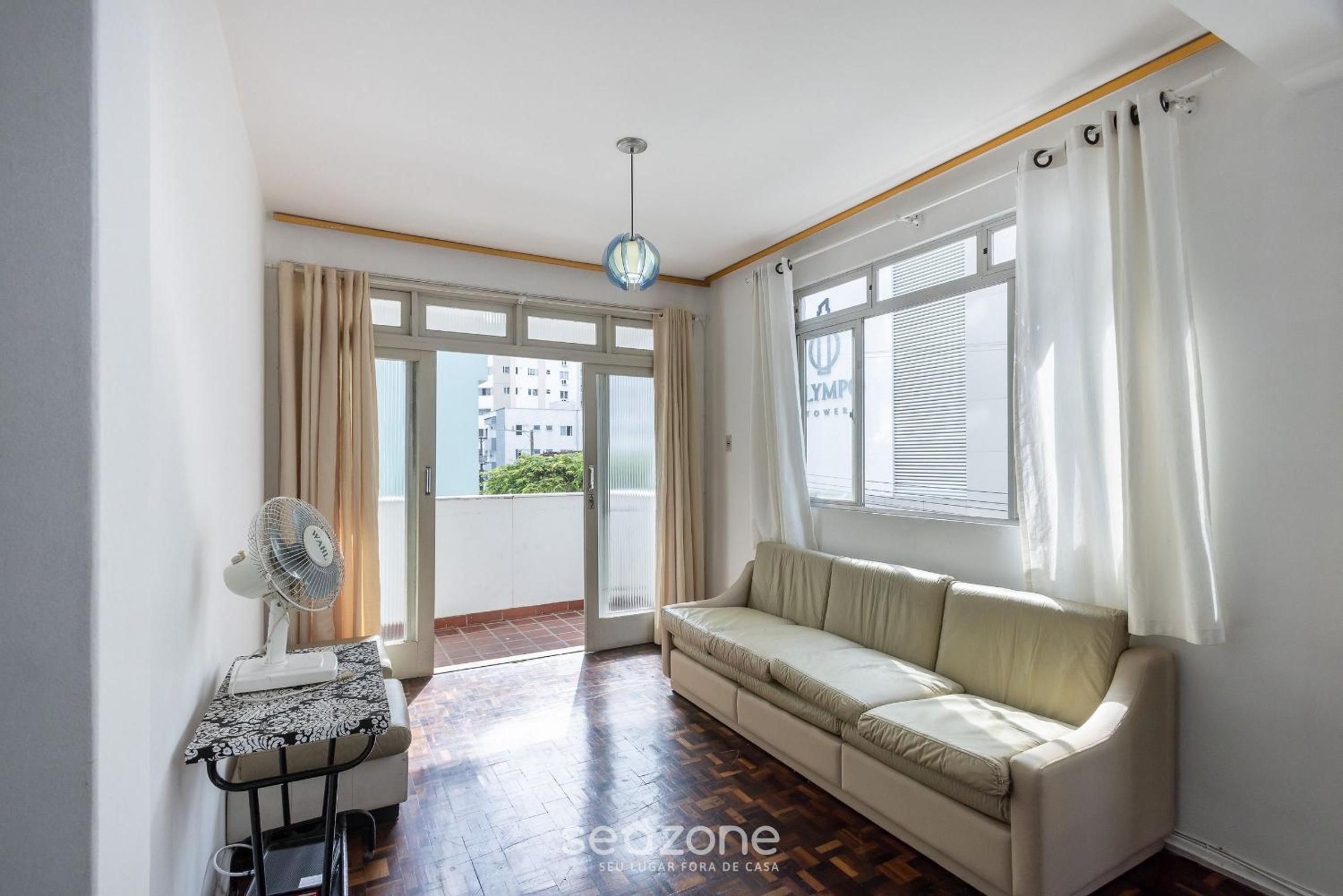 Apt in BC center w balcony 260m from beach ELO0207
