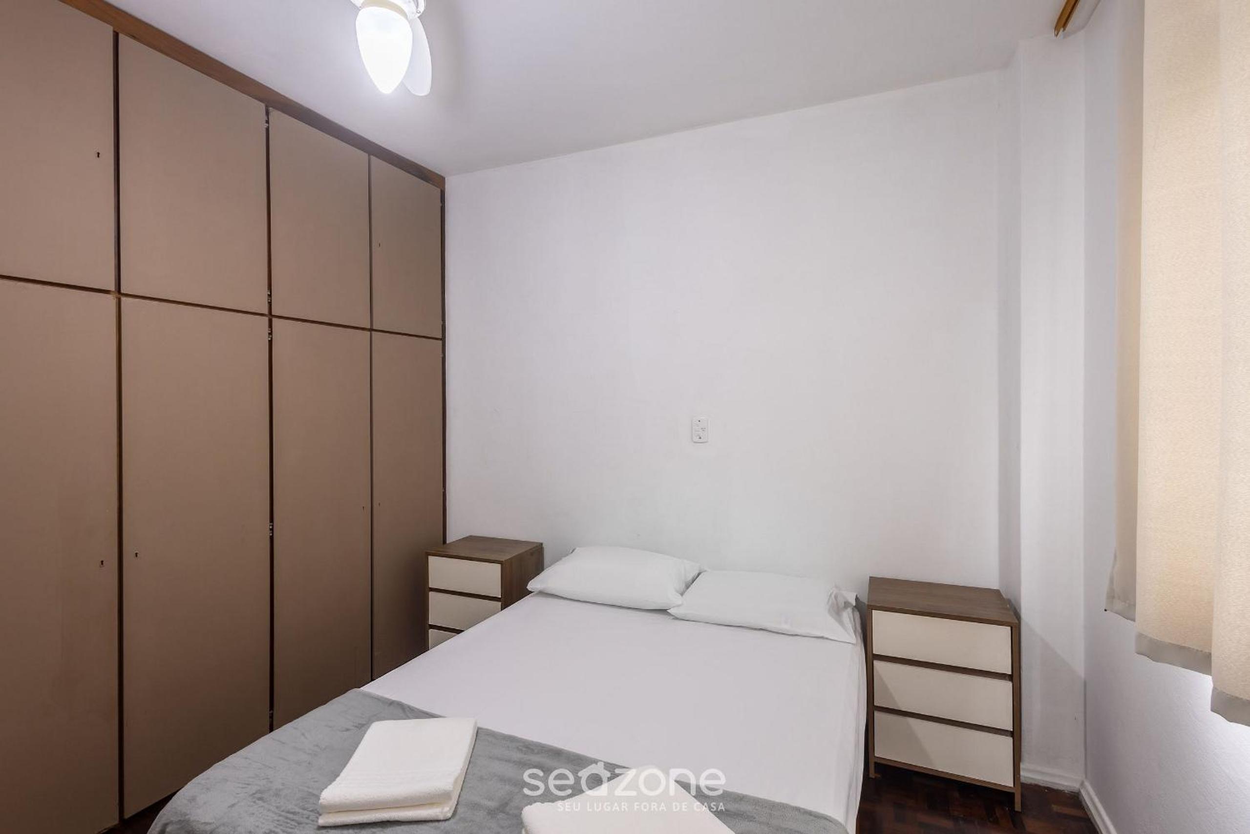 Apt in BC center w balcony 260m from beach ELO0207