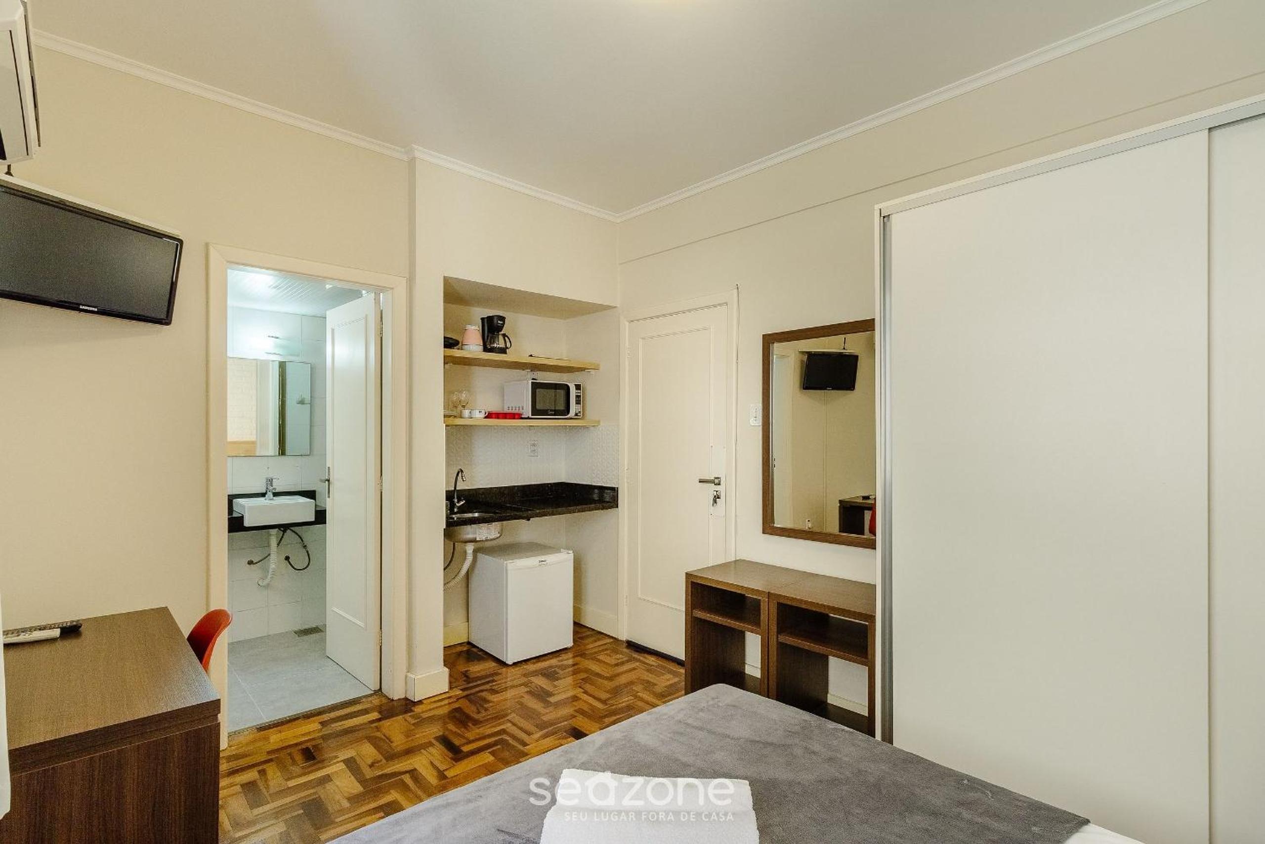 Studios in the Historic Center of POA - ELSs