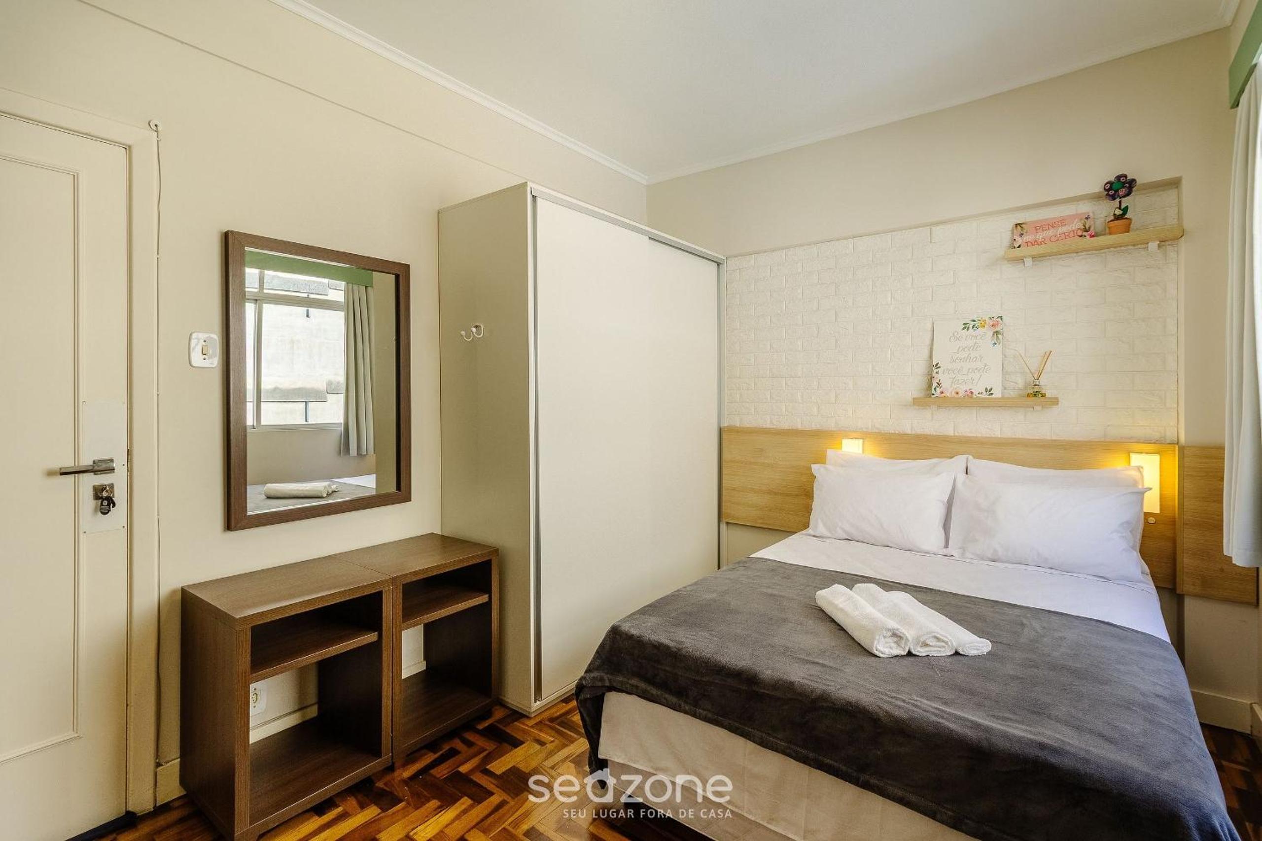 Studios in the Historic Center of POA - ELSs
