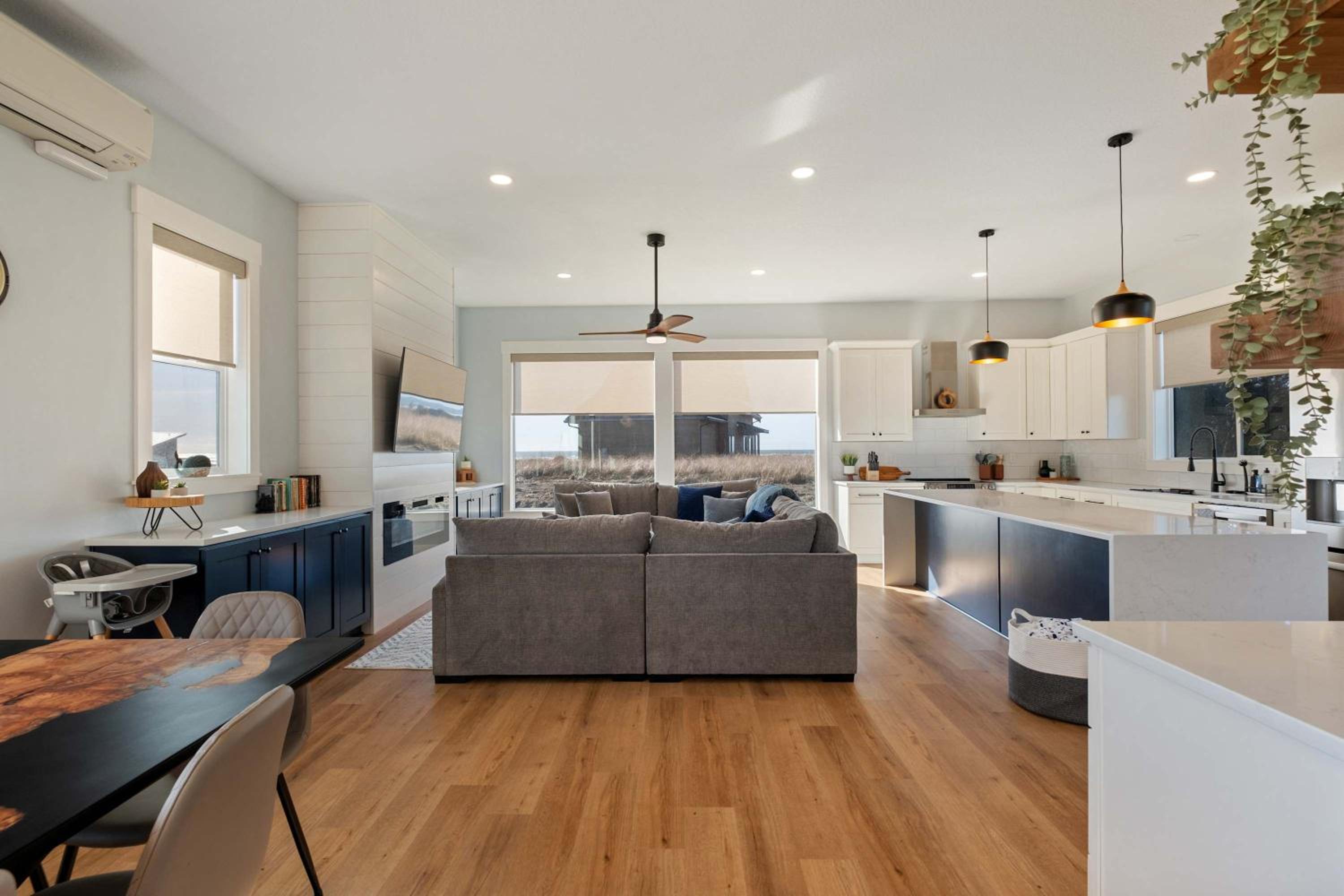 Brand-New Beach Retreat Hot Tub Sleeps 13